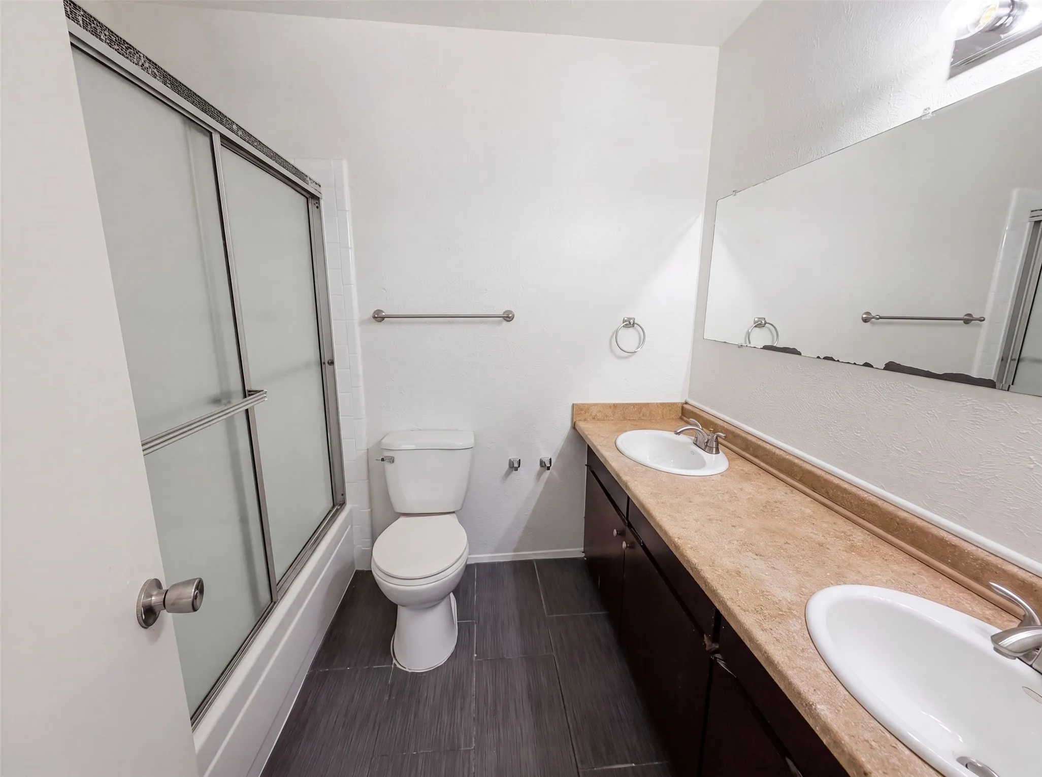 Townhouse For Sale in Dallas County , 260 Rolling Hills Place, Lancaster, Texas 75146, 3 Bedroom, 3 Bathroom, 2 Garage spaces, 1,514 Sqft, built in 1973, mls#21333745, Real Estate Agent in Lancaster, Homes For Sale in Dallas county, Homes For Sale in Lancaster, Realtor in Lancaster Texas, Real Estate Brokerage Independent Realty Texas, Luminita Cordes Realtor