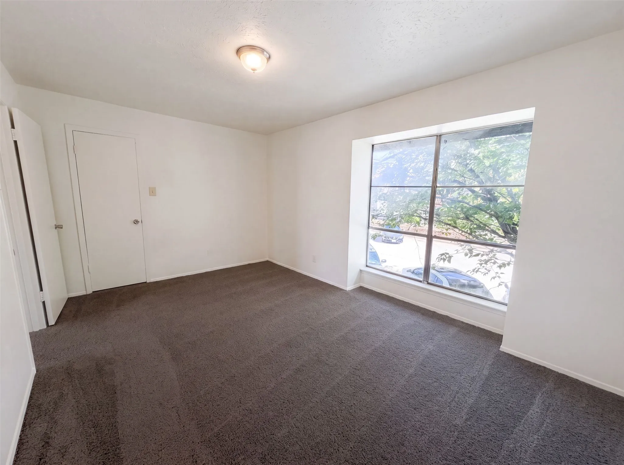 Townhouse For Sale in Dallas County , 260 Rolling Hills Place, Lancaster, Texas 75146, 3 Bedroom, 3 Bathroom, 2 Garage spaces, 1,514 Sqft, built in 1973, mls#21333745, Real Estate Agent in Lancaster, Homes For Sale in Dallas county, Homes For Sale in Lancaster, Realtor in Lancaster Texas, Real Estate Brokerage Independent Realty Texas, Luminita Cordes Realtor