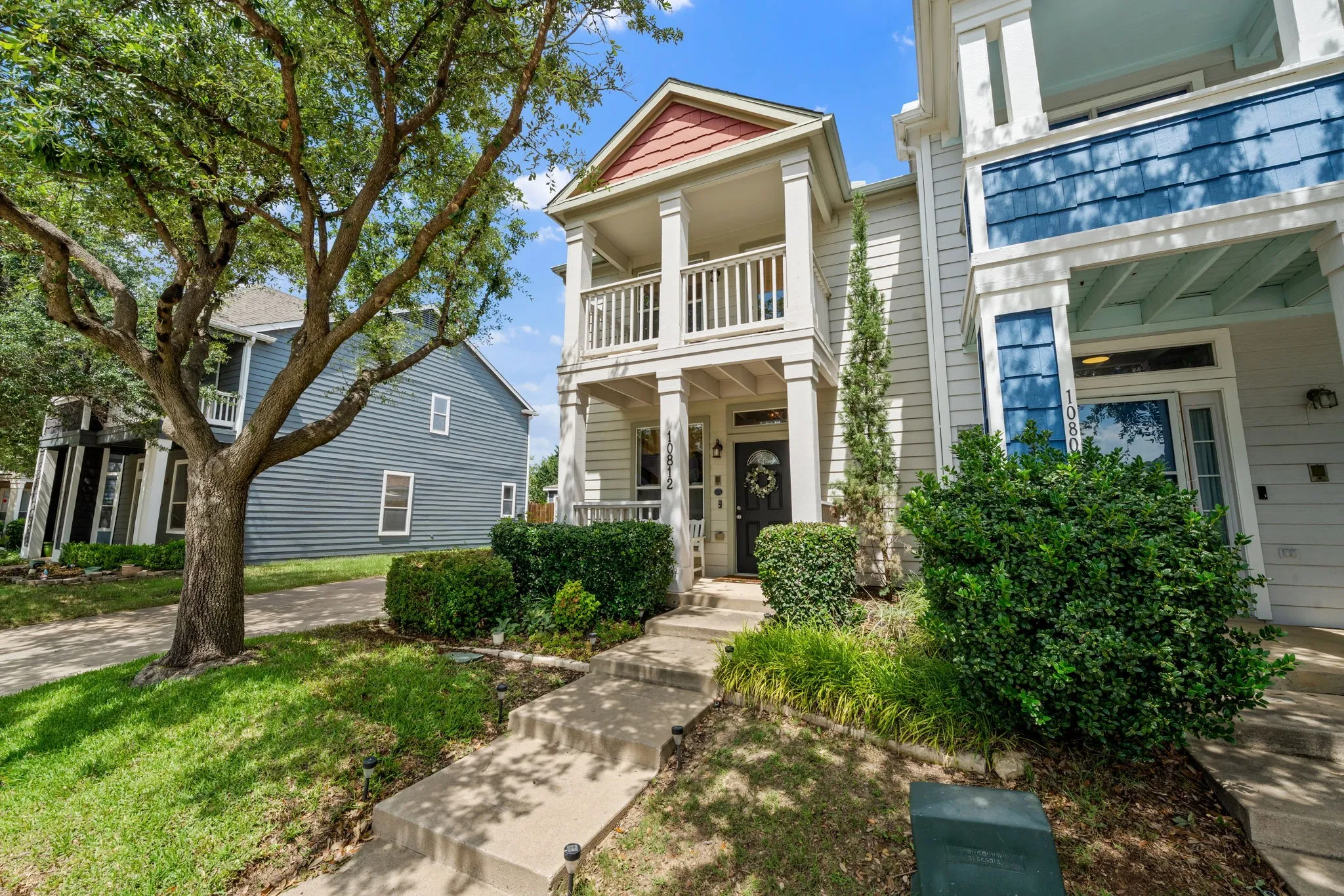 Single Family Residence For Sale in Tarrant County , 10812 Astor Drive, Fort Worth, Texas 76244, 2 Bedroom, 3 Bathroom, 2 Garage spaces, 1,184 Sqft, built in 2006, mls#21331876, Real Estate Agent in Fort Worth, Homes For Sale in Tarrant county, Homes For Sale in Fort Worth, Realtor in Fort Worth Texas, Real Estate Brokerage Independent Realty Texas, Luminita Cordes Realtor