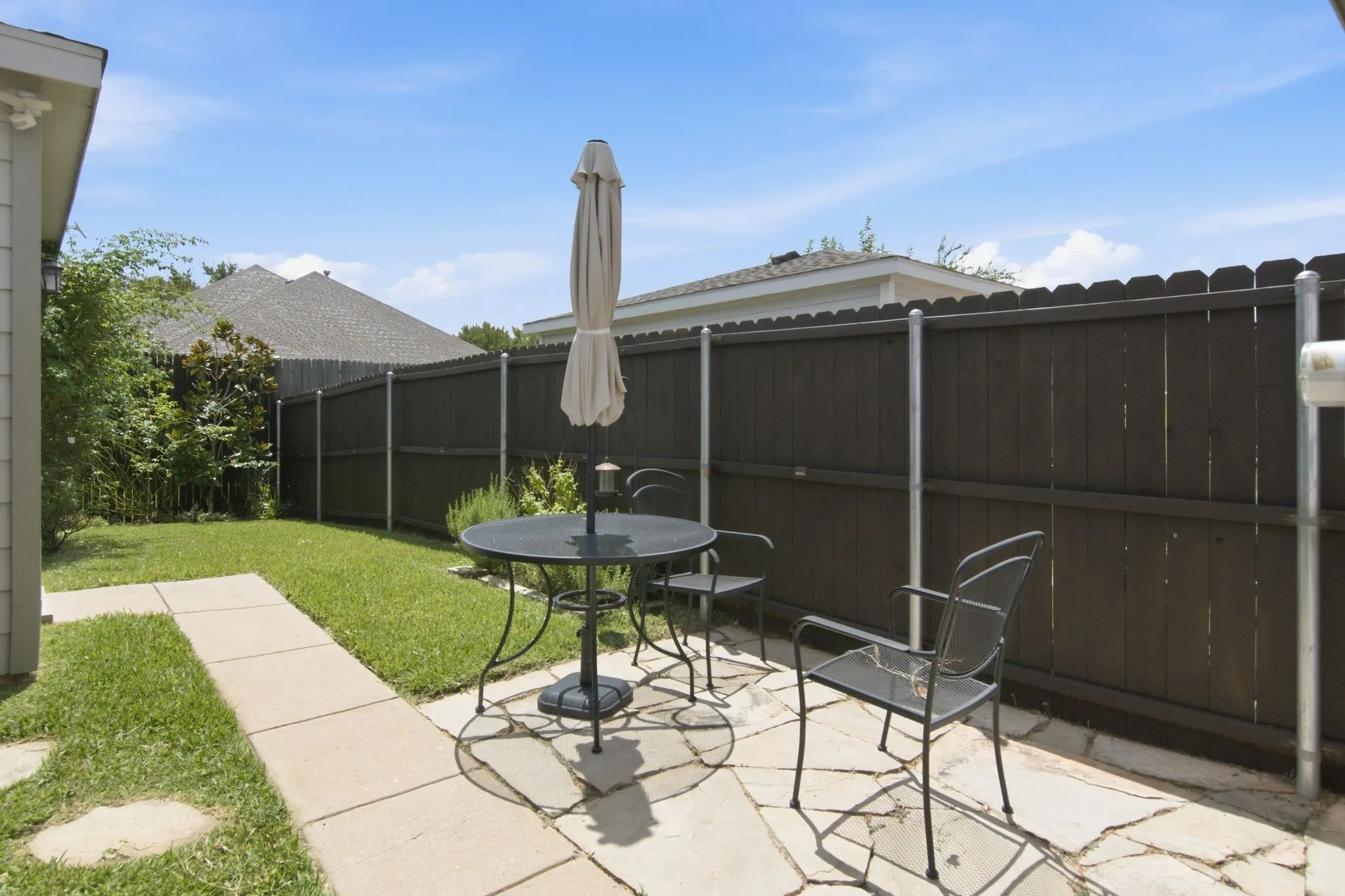 Single Family Residence For Sale in Tarrant County , 10812 Astor Drive, Fort Worth, Texas 76244, 2 Bedroom, 3 Bathroom, 2 Garage spaces, 1,184 Sqft, built in 2006, mls#21331876, Real Estate Agent in Fort Worth, Homes For Sale in Tarrant county, Homes For Sale in Fort Worth, Realtor in Fort Worth Texas, Real Estate Brokerage Independent Realty Texas, Luminita Cordes Realtor