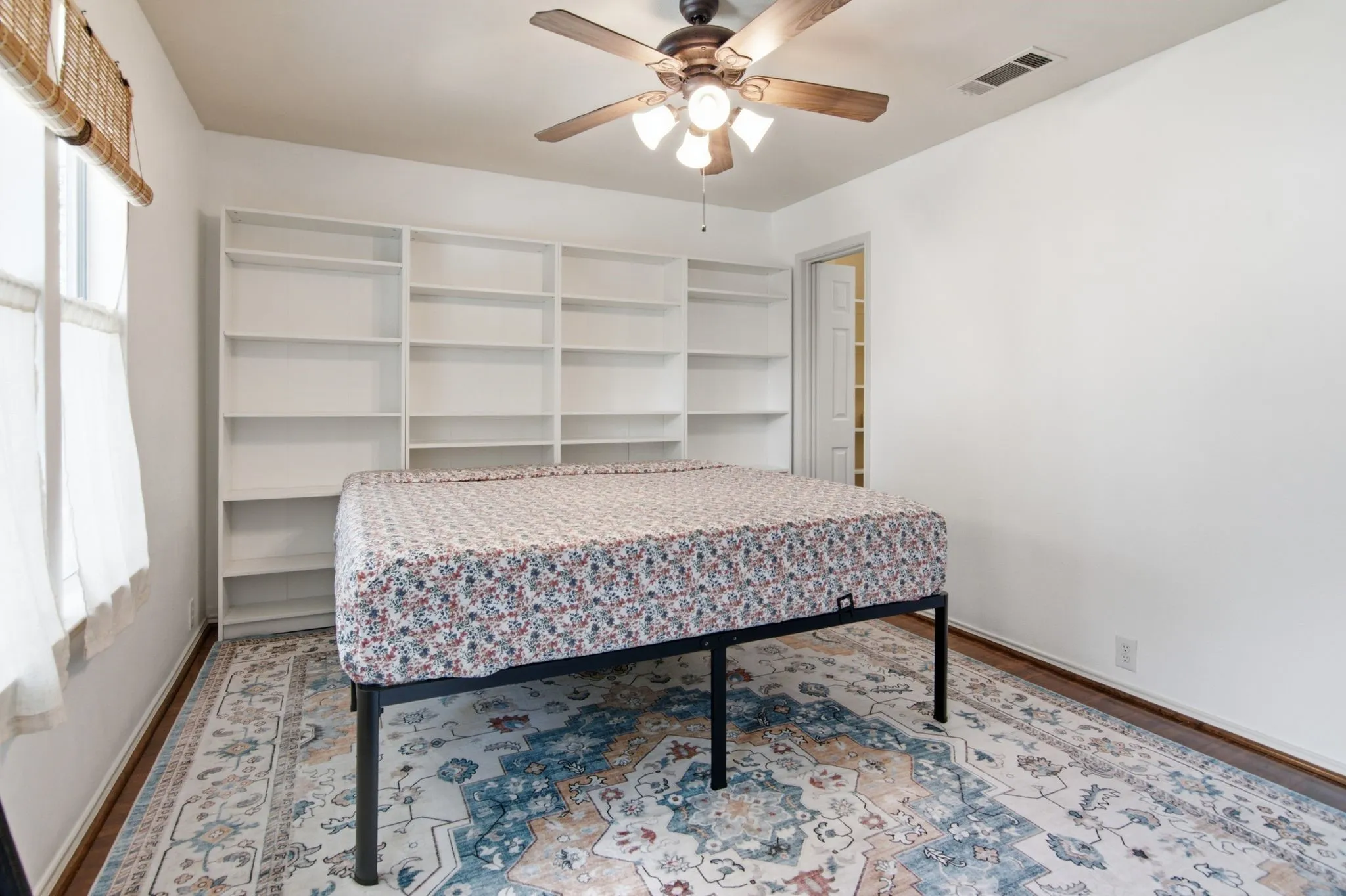 Single Family Residence For Sale in Tarrant County , 10812 Astor Drive, Fort Worth, Texas 76244, 2 Bedroom, 3 Bathroom, 2 Garage spaces, 1,184 Sqft, built in 2006, mls#21331876, Real Estate Agent in Fort Worth, Homes For Sale in Tarrant county, Homes For Sale in Fort Worth, Realtor in Fort Worth Texas, Real Estate Brokerage Independent Realty Texas, Luminita Cordes Realtor