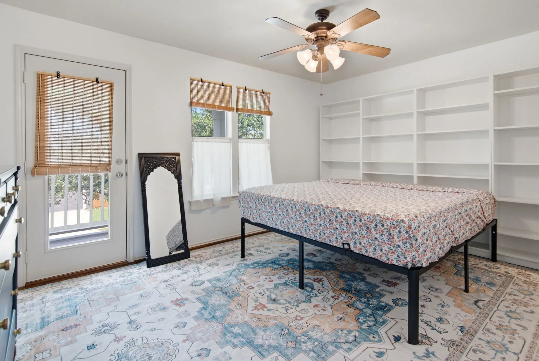 Single Family Residence For Sale in Tarrant County , 10812 Astor Drive, Fort Worth, Texas 76244, 2 Bedroom, 3 Bathroom, 2 Garage spaces, 1,184 Sqft, built in 2006, mls#21331876, Real Estate Agent in Fort Worth, Homes For Sale in Tarrant county, Homes For Sale in Fort Worth, Realtor in Fort Worth Texas, Real Estate Brokerage Independent Realty Texas, Luminita Cordes Realtor