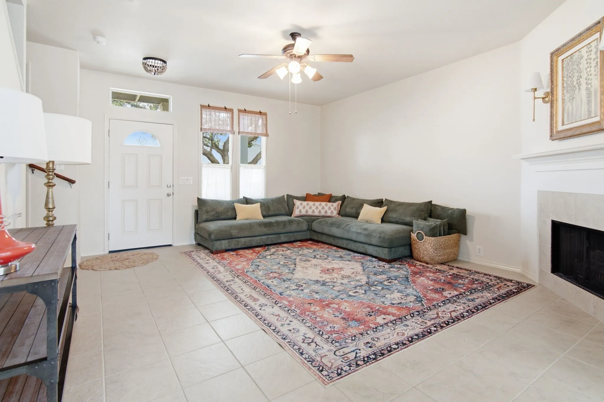 Single Family Residence For Sale in Tarrant County , 10812 Astor Drive, Fort Worth, Texas 76244, 2 Bedroom, 3 Bathroom, 2 Garage spaces, 1,184 Sqft, built in 2006, mls#21331876, Real Estate Agent in Fort Worth, Homes For Sale in Tarrant county, Homes For Sale in Fort Worth, Realtor in Fort Worth Texas, Real Estate Brokerage Independent Realty Texas, Luminita Cordes Realtor