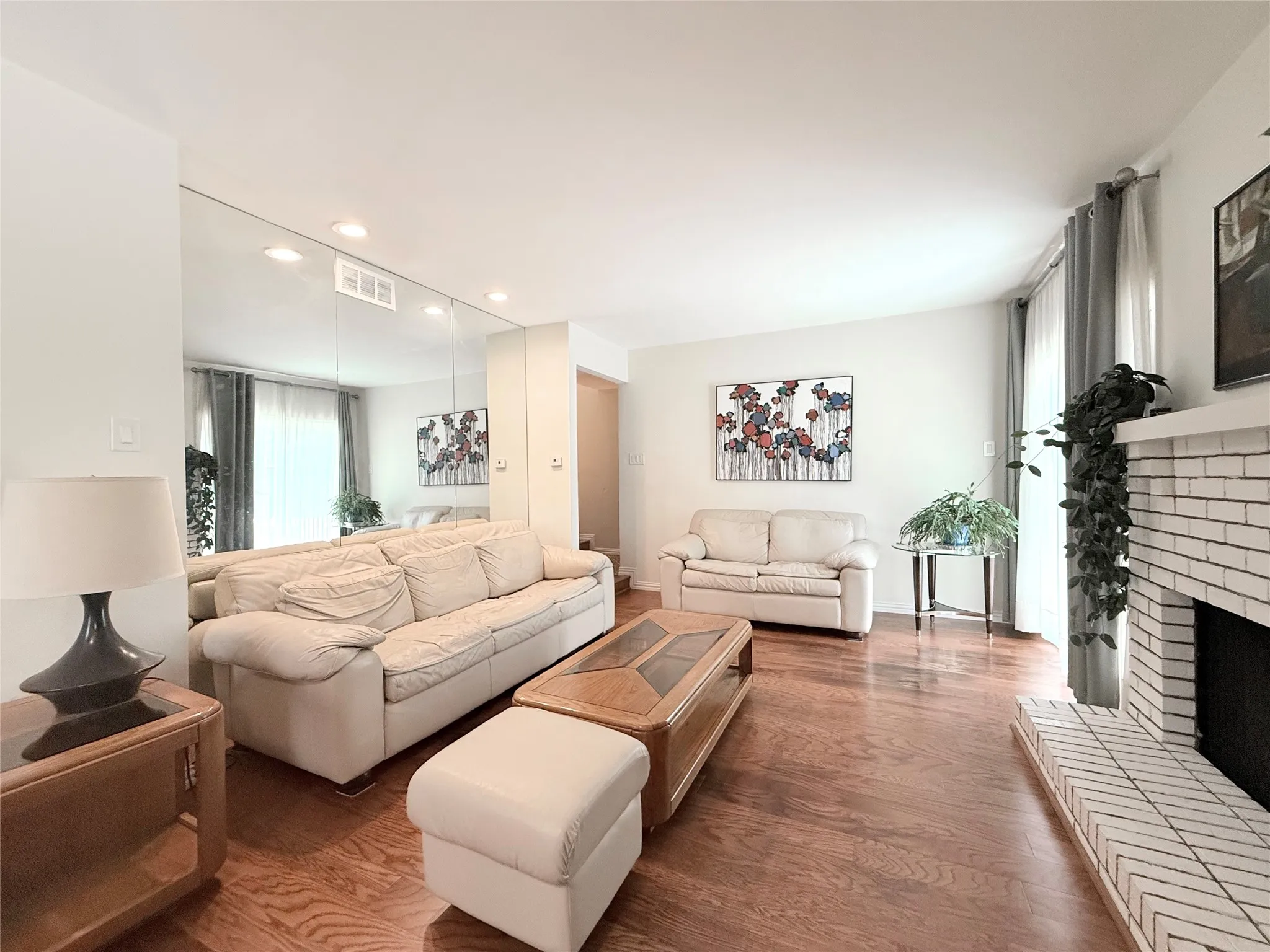 Single Family Residence For Sale in Dallas County , 6900 Skillman Street 205, Dallas, Texas 75231, 2 Bedroom, 2 Bathroom, Garage spaces, 1,024 Sqft, built in 1981, mls#21323188, Real Estate Agent in Dallas, Homes For Sale in Dallas county, Homes For Sale in Dallas, Realtor in Dallas Texas, Real Estate Brokerage Independent Realty Texas, Luminita Cordes Realtor