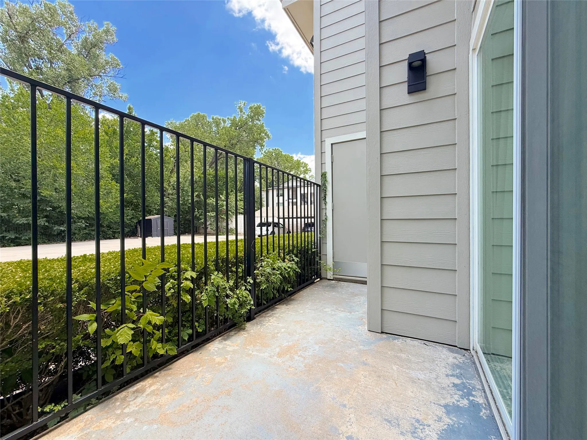Spacious Patio-Great View