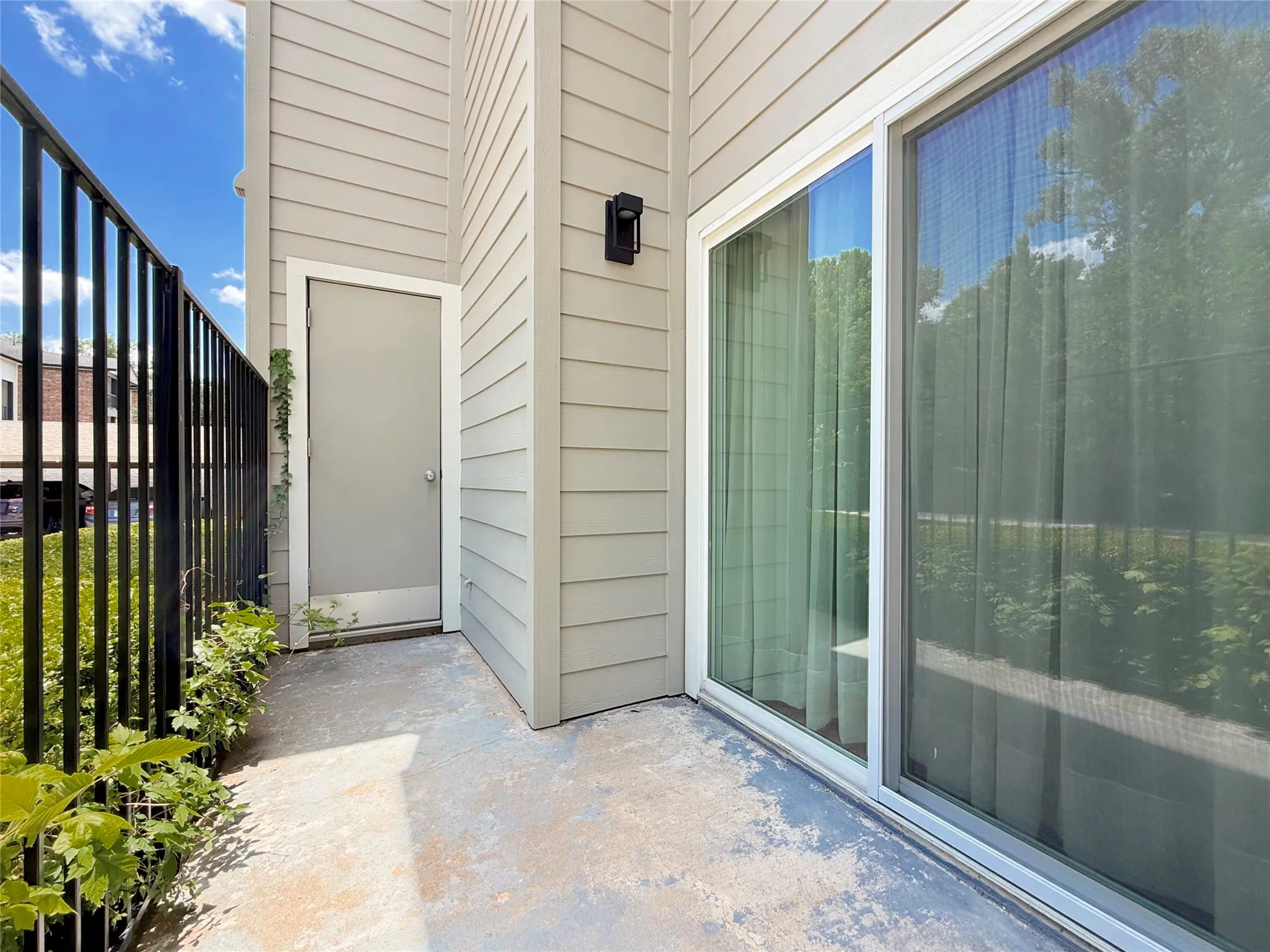Spacious Patio-Great View