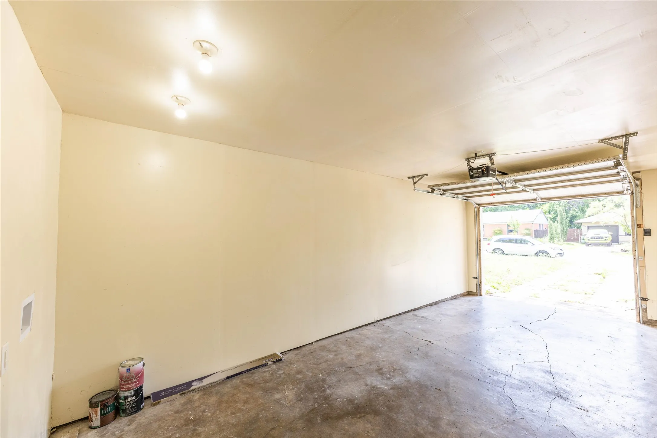 Single Family Residence For Rent in Dallas County , 2627 Tealford Drive, Dallas, Texas 75228, 3 Bedroom, 1 Bathroom, 1 Garage spaces, 1,307 Sqft, built in 1953, mls#21333759, Real Estate Agent in Dallas, Homes For Rent in Dallas county, Homes For Rent in Dallas, Realtor in Dallas Texas, Real Estate Brokerage Independent Realty Texas, Luminita Cordes Realtor