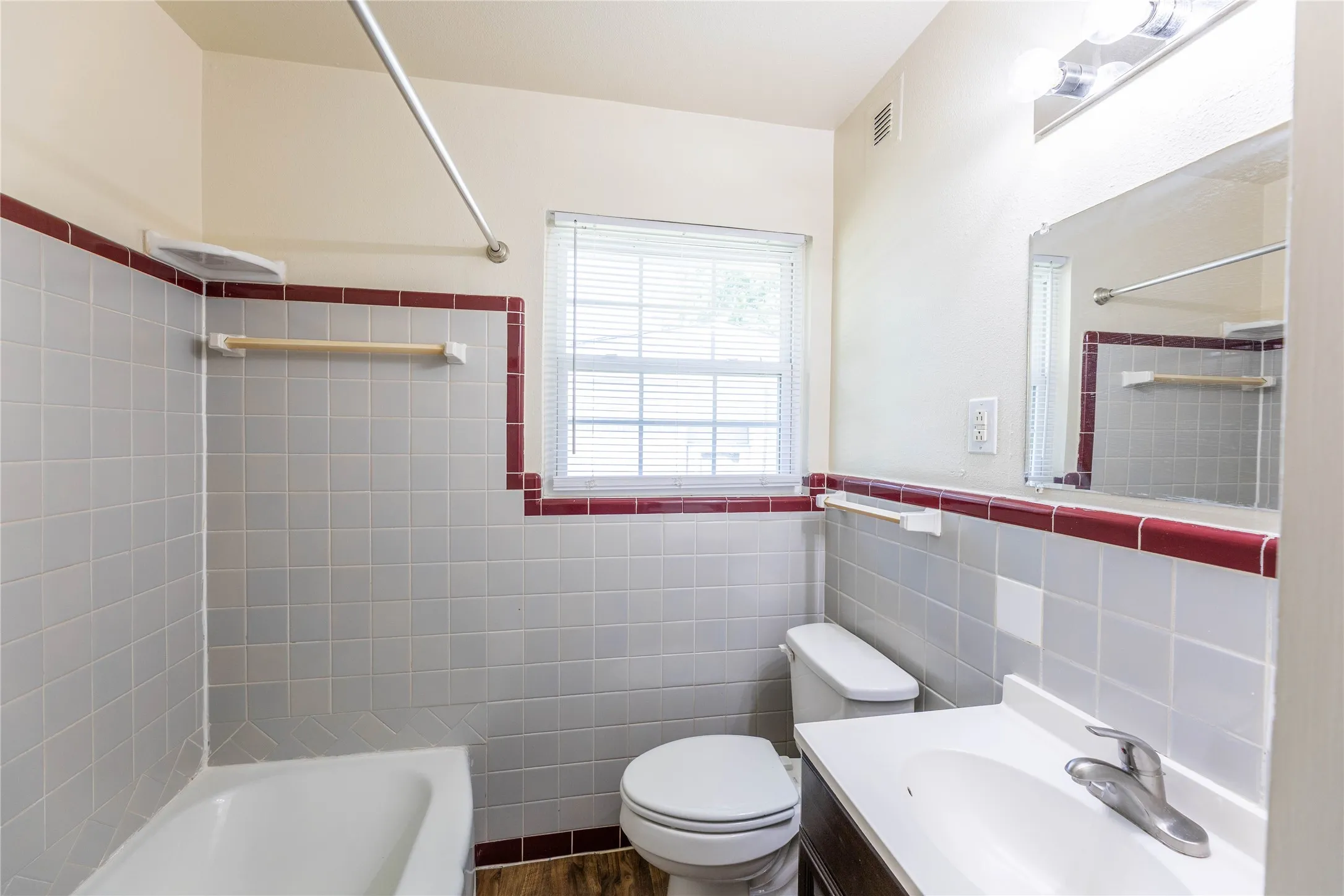 Single Family Residence For Rent in Dallas County , 2627 Tealford Drive, Dallas, Texas 75228, 3 Bedroom, 1 Bathroom, 1 Garage spaces, 1,307 Sqft, built in 1953, mls#21333759, Real Estate Agent in Dallas, Homes For Rent in Dallas county, Homes For Rent in Dallas, Realtor in Dallas Texas, Real Estate Brokerage Independent Realty Texas, Luminita Cordes Realtor