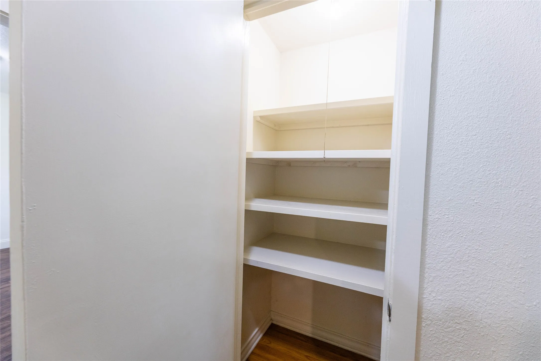 Single Family Residence For Rent in Dallas County , 2627 Tealford Drive, Dallas, Texas 75228, 3 Bedroom, 1 Bathroom, 1 Garage spaces, 1,307 Sqft, built in 1953, mls#21333759, Real Estate Agent in Dallas, Homes For Rent in Dallas county, Homes For Rent in Dallas, Realtor in Dallas Texas, Real Estate Brokerage Independent Realty Texas, Luminita Cordes Realtor