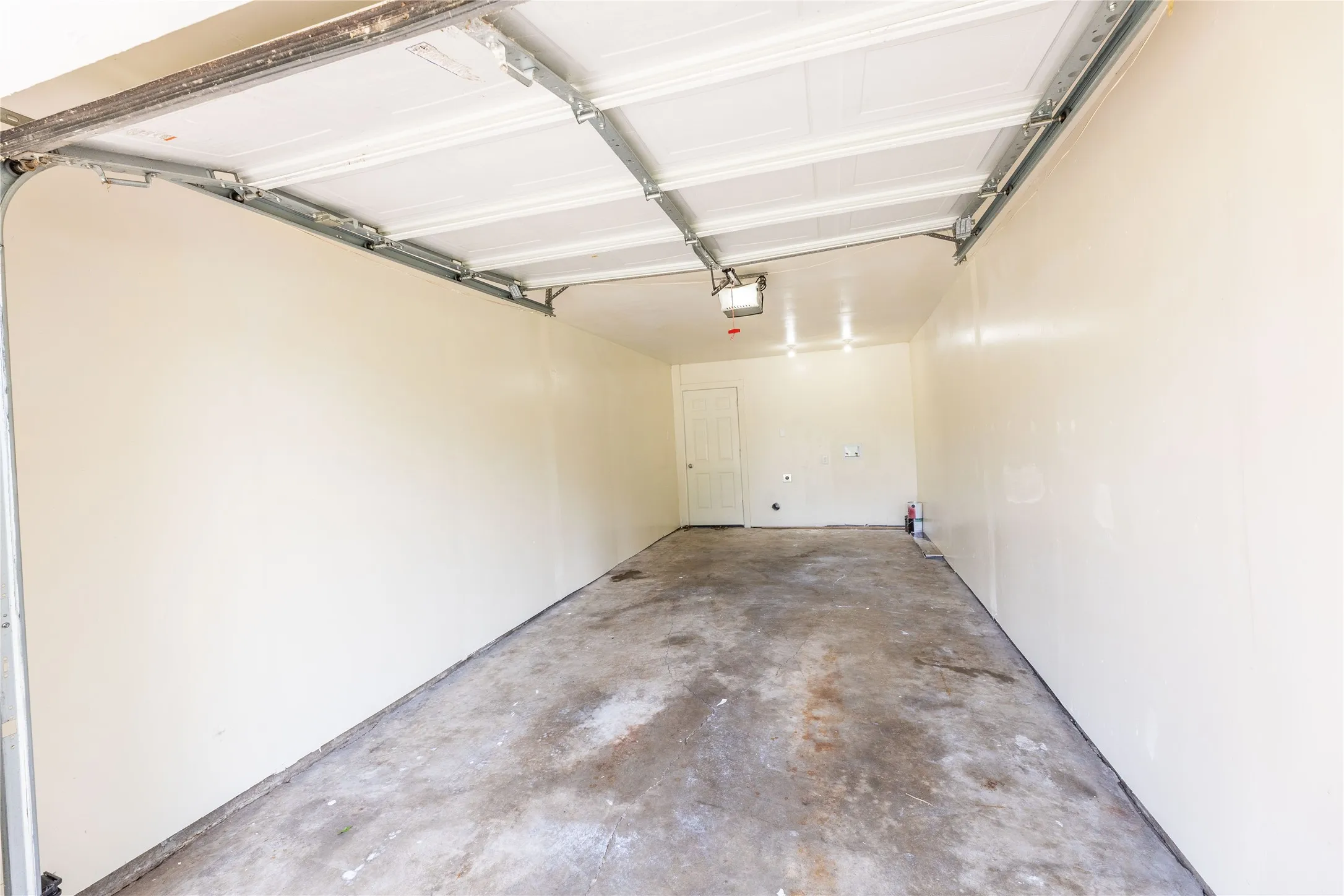 Single Family Residence For Rent in Dallas County , 2627 Tealford Drive, Dallas, Texas 75228, 3 Bedroom, 1 Bathroom, 1 Garage spaces, 1,307 Sqft, built in 1953, mls#21333759, Real Estate Agent in Dallas, Homes For Rent in Dallas county, Homes For Rent in Dallas, Realtor in Dallas Texas, Real Estate Brokerage Independent Realty Texas, Luminita Cordes Realtor