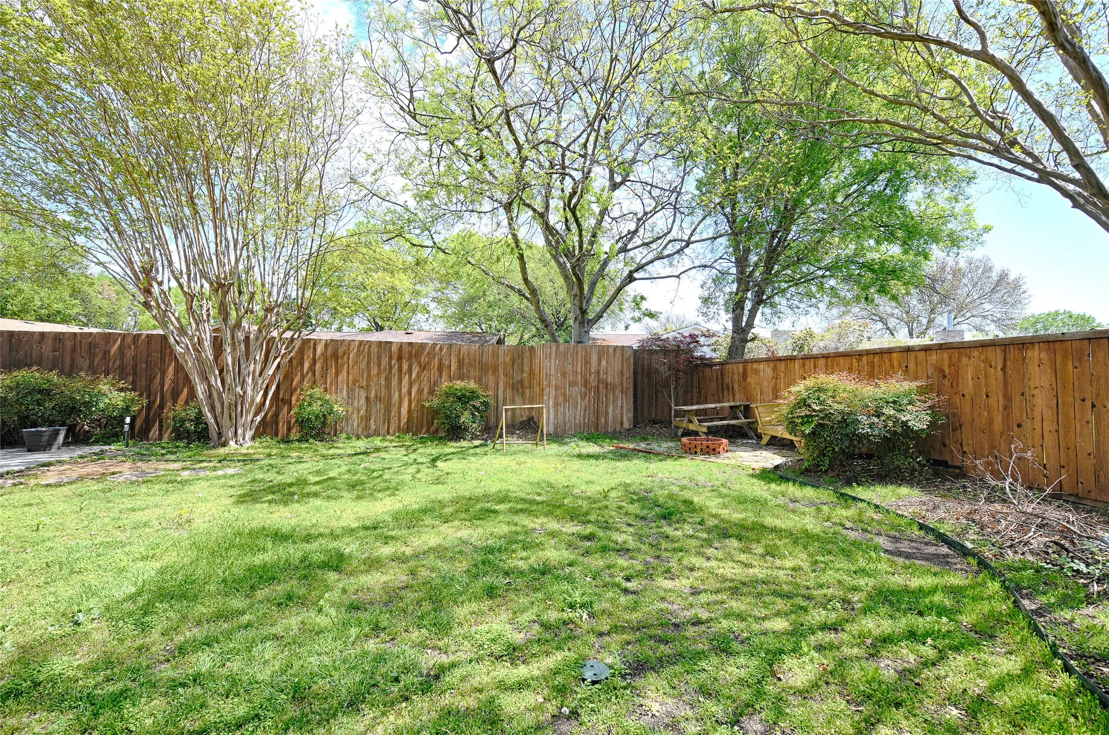 Single Family Residence For Sale in Collin County , 6536 Mesquite Trail, Plano, Texas 75023, 4 Bedroom, 2 Bathroom, 2 Garage spaces, 2,113 Sqft, built in 1978, mls#21333761, Real Estate Agent in Plano, Homes For Sale in Collin county, Homes For Sale in Plano, Realtor in Plano Texas, Real Estate Brokerage Independent Realty Texas, Luminita Cordes Realtor