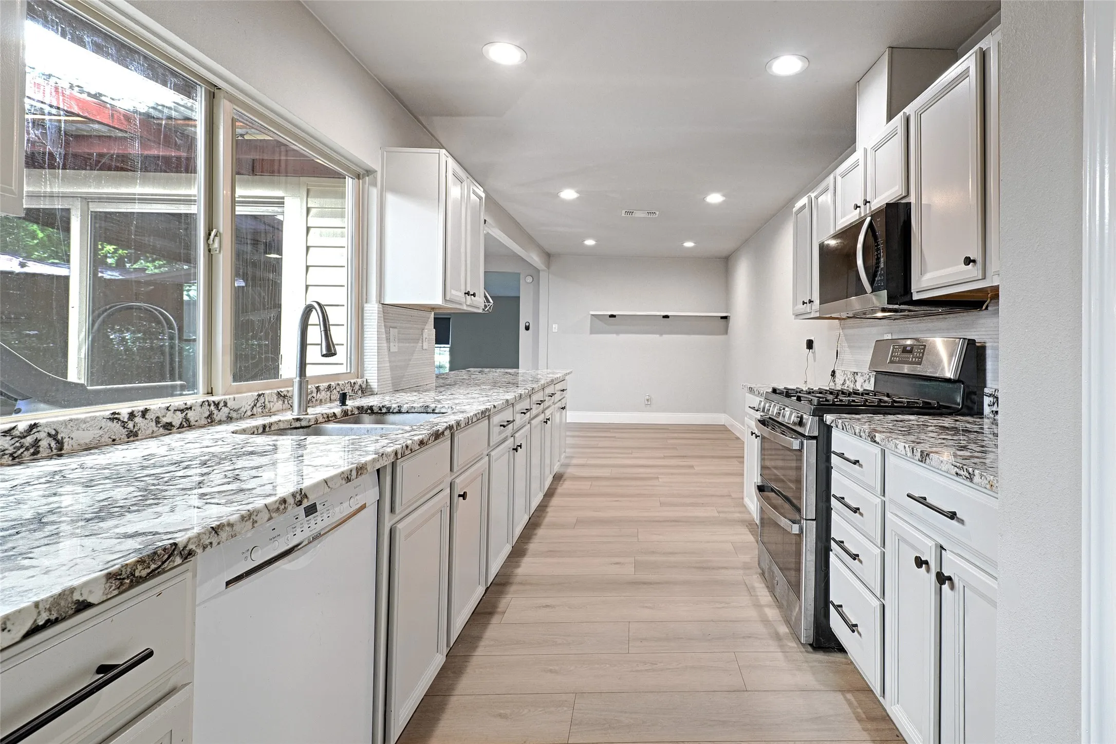 Single Family Residence For Sale in Collin County , 6536 Mesquite Trail, Plano, Texas 75023, 4 Bedroom, 2 Bathroom, 2 Garage spaces, 2,113 Sqft, built in 1978, mls#21333761, Real Estate Agent in Plano, Homes For Sale in Collin county, Homes For Sale in Plano, Realtor in Plano Texas, Real Estate Brokerage Independent Realty Texas, Luminita Cordes Realtor