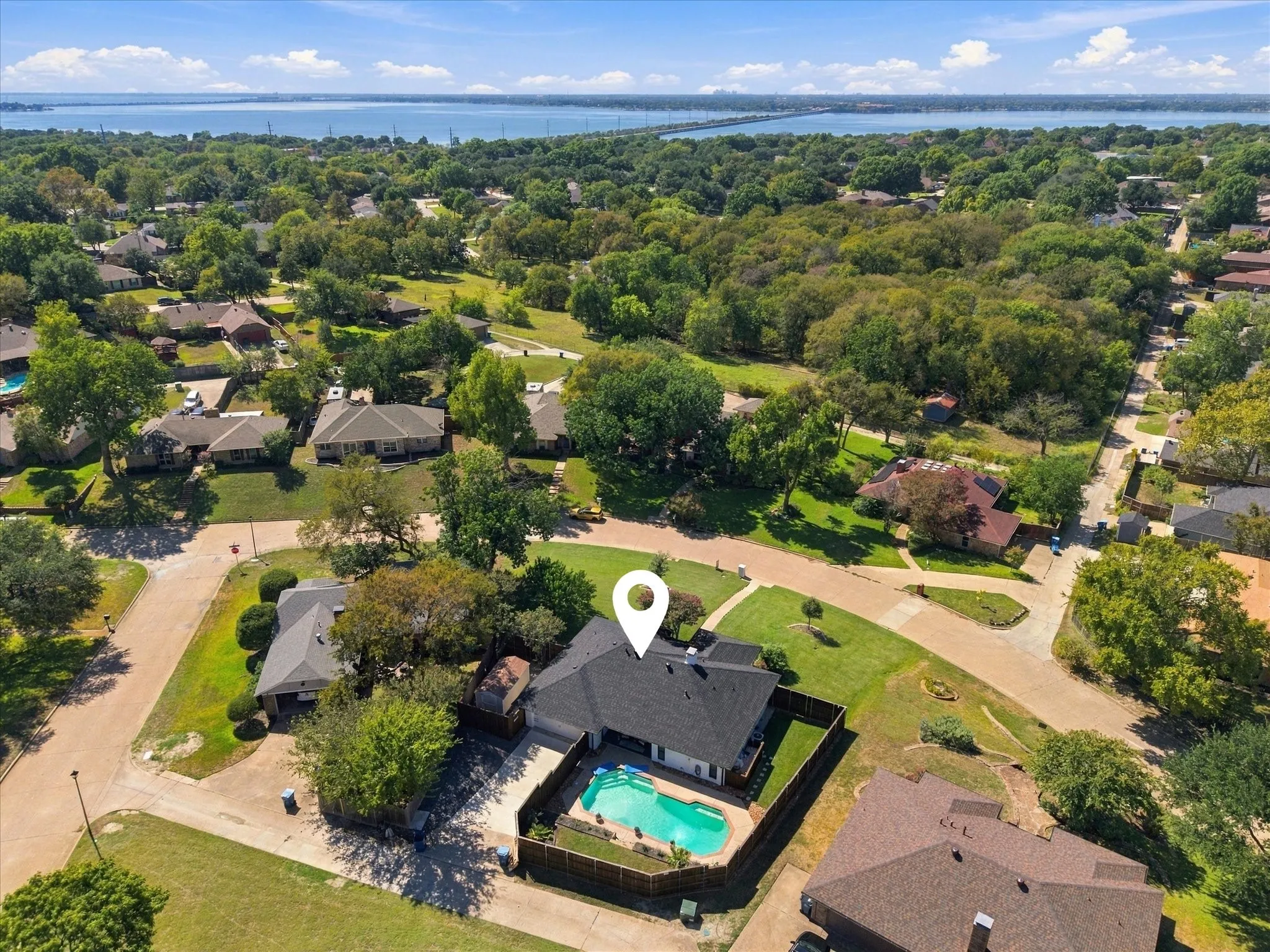 Single Family Residence For Sale in Rockwall County , 508 Wildwood Lane, Rockwall, Texas 75087, 3 Bedroom, 2 Bathroom, 2 Garage spaces, 1,755 Sqft, built in 1980, mls#21332312, Real Estate Agent in Rockwall, Homes For Sale in Rockwall county, Homes For Sale in Rockwall, Realtor in Rockwall Texas, Real Estate Brokerage Independent Realty Texas, Luminita Cordes Realtor