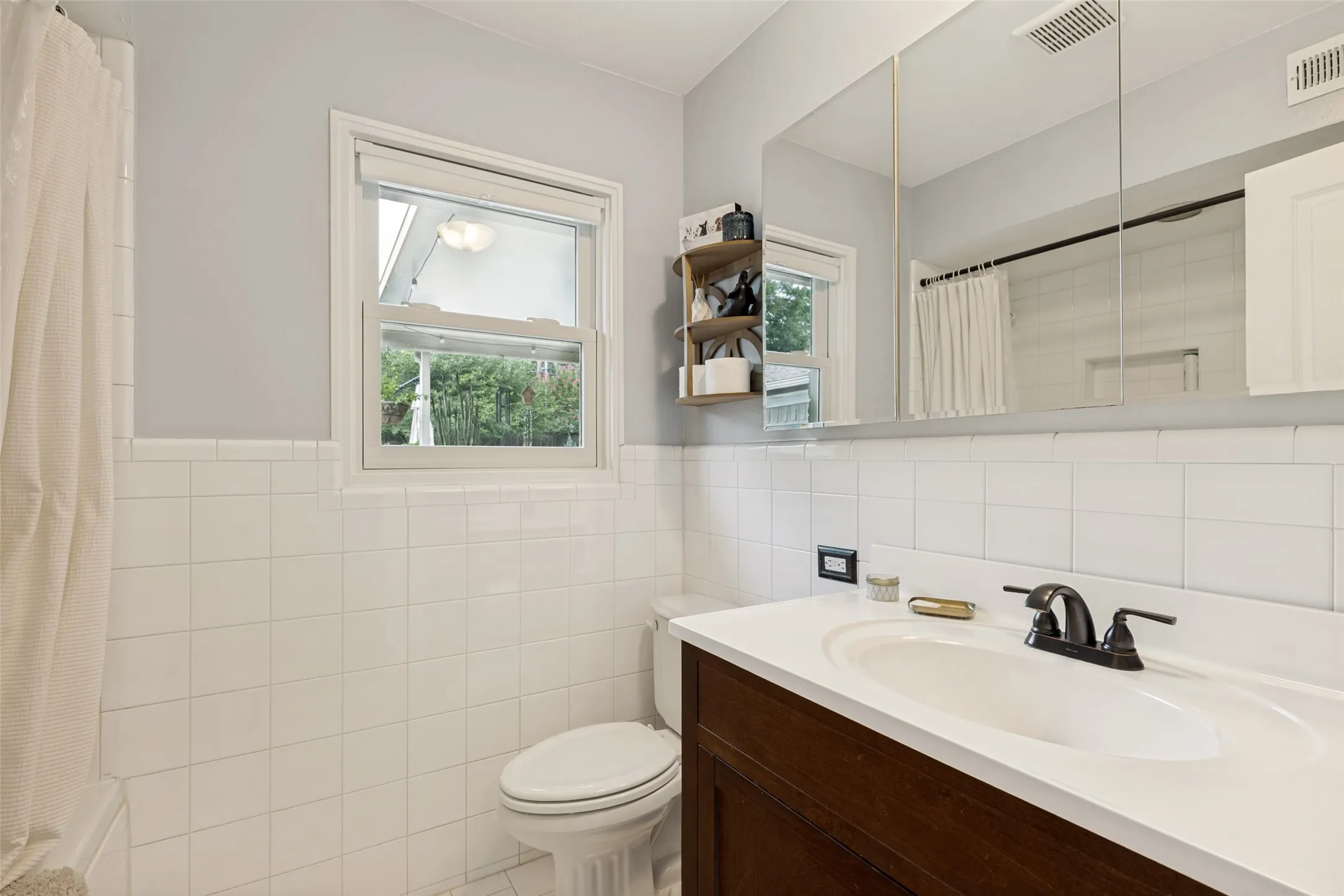 Guest bath in hallway.