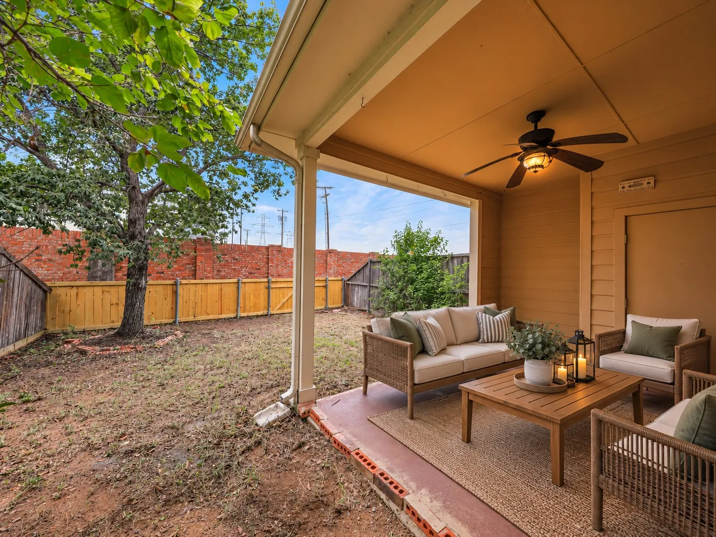 Townhouse For Sale in Collin County , 6229 Texana Way, Plano, Texas 75074, 3 Bedroom, 3 Bathroom, 2 Garage spaces, 1,573 Sqft, built in 2006, mls#21302604, Real Estate Agent in Plano, Homes For Sale in Collin county, Homes For Sale in Plano, Realtor in Plano Texas, Real Estate Brokerage Independent Realty Texas, Luminita Cordes Realtor