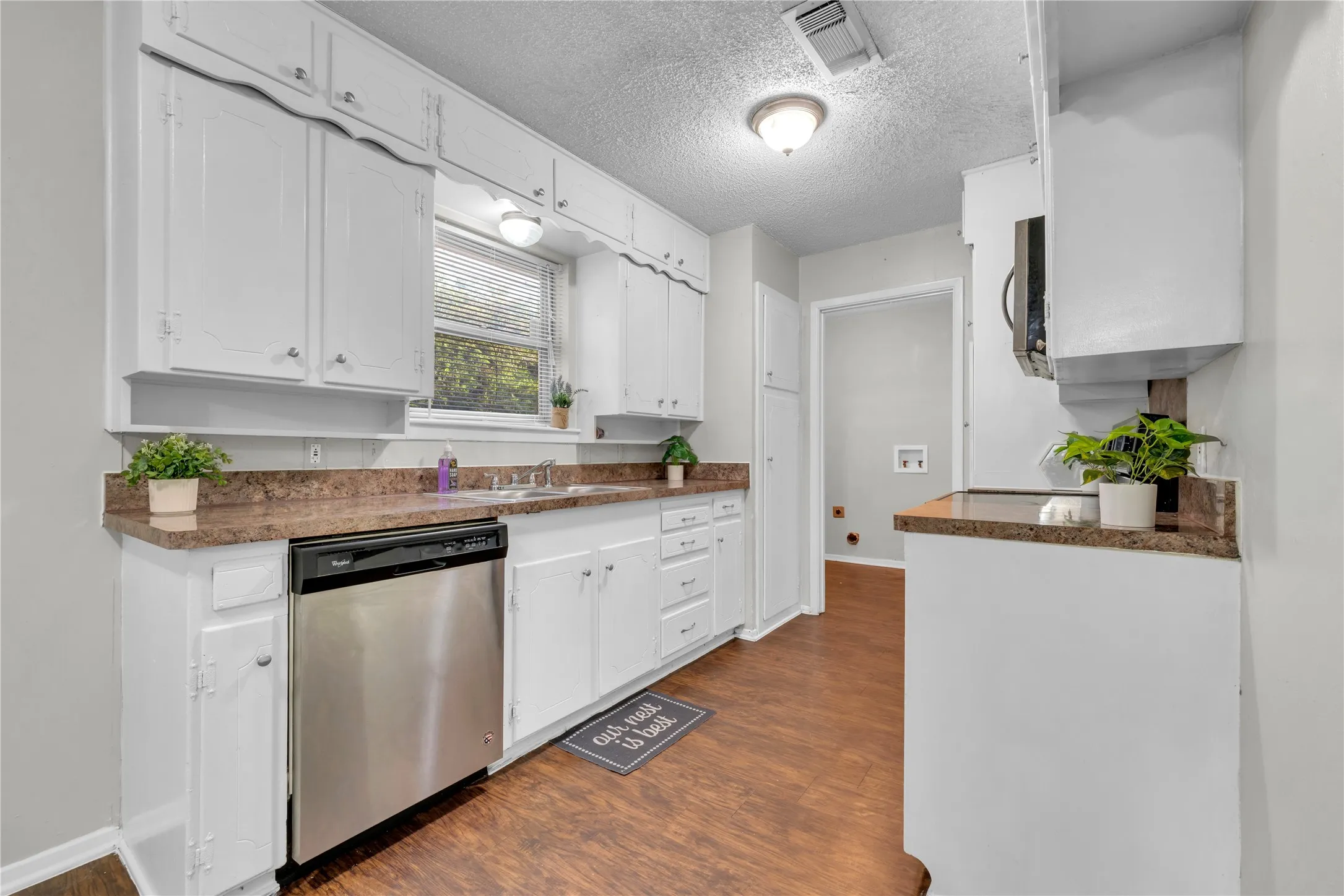Single Family Residence For Sale in Tarrant County , 6075 Lalagray Lane, Watauga, Texas 76148, 3 Bedroom, 2 Bathroom, 2 Garage spaces, 1,232 Sqft, built in 1968, mls#21333103, Real Estate Agent in Watauga, Homes For Sale in Tarrant county, Homes For Sale in Watauga, Realtor in Watauga Texas, Real Estate Brokerage Independent Realty Texas, Luminita Cordes Realtor