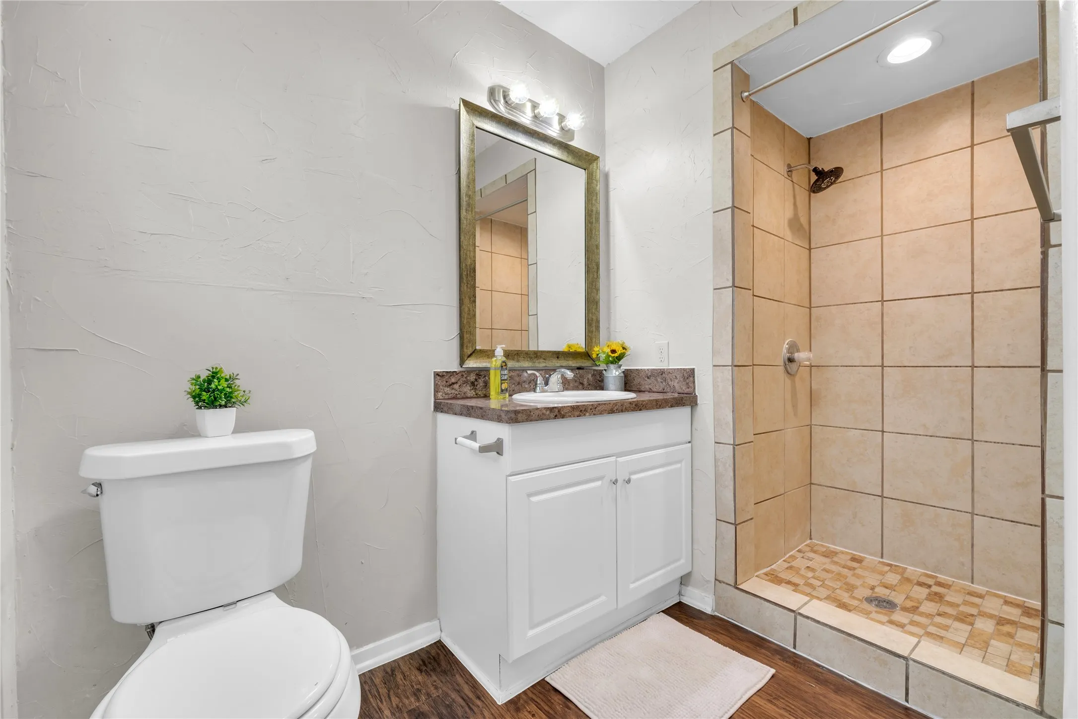 Single Family Residence For Sale in Tarrant County , 6075 Lalagray Lane, Watauga, Texas 76148, 3 Bedroom, 2 Bathroom, 2 Garage spaces, 1,232 Sqft, built in 1968, mls#21333103, Real Estate Agent in Watauga, Homes For Sale in Tarrant county, Homes For Sale in Watauga, Realtor in Watauga Texas, Real Estate Brokerage Independent Realty Texas, Luminita Cordes Realtor