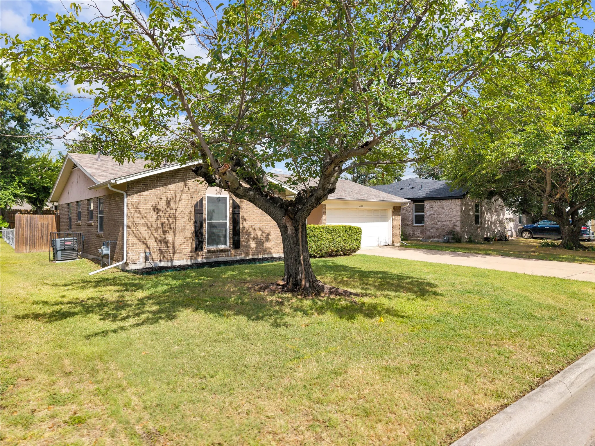 Single Family Residence For Sale in Tarrant County , 6075 Lalagray Lane, Watauga, Texas 76148, 3 Bedroom, 2 Bathroom, 2 Garage spaces, 1,232 Sqft, built in 1968, mls#21333103, Real Estate Agent in Watauga, Homes For Sale in Tarrant county, Homes For Sale in Watauga, Realtor in Watauga Texas, Real Estate Brokerage Independent Realty Texas, Luminita Cordes Realtor