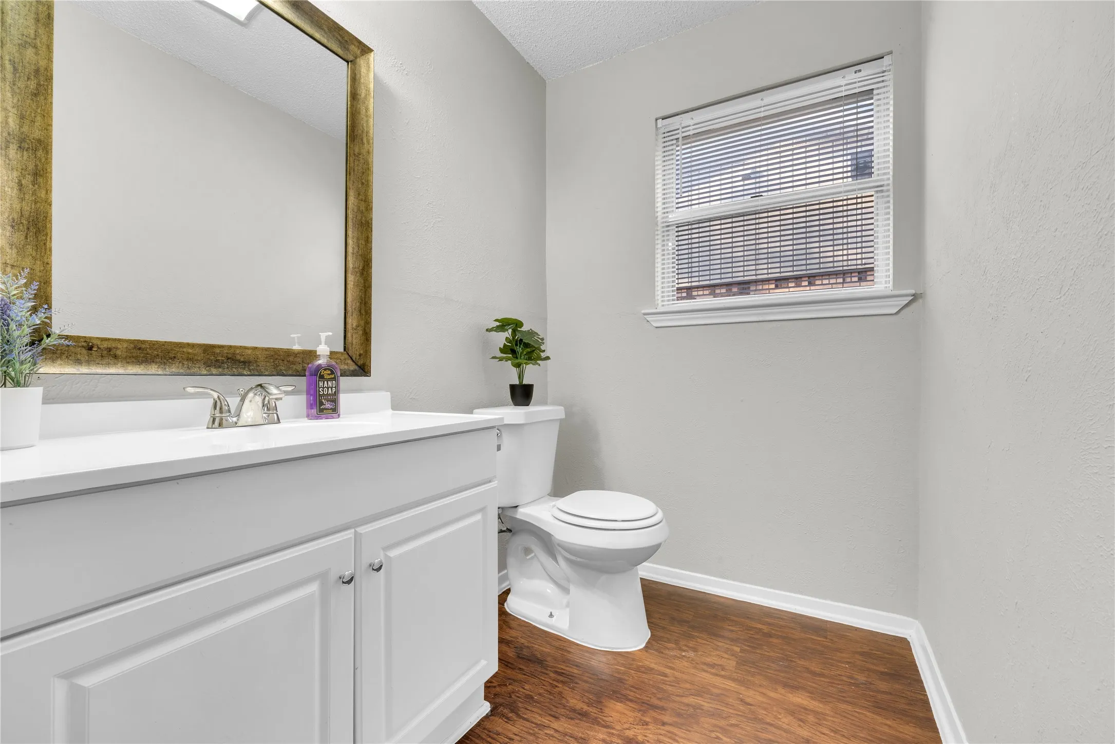 Single Family Residence For Sale in Tarrant County , 6075 Lalagray Lane, Watauga, Texas 76148, 3 Bedroom, 2 Bathroom, 2 Garage spaces, 1,232 Sqft, built in 1968, mls#21333103, Real Estate Agent in Watauga, Homes For Sale in Tarrant county, Homes For Sale in Watauga, Realtor in Watauga Texas, Real Estate Brokerage Independent Realty Texas, Luminita Cordes Realtor