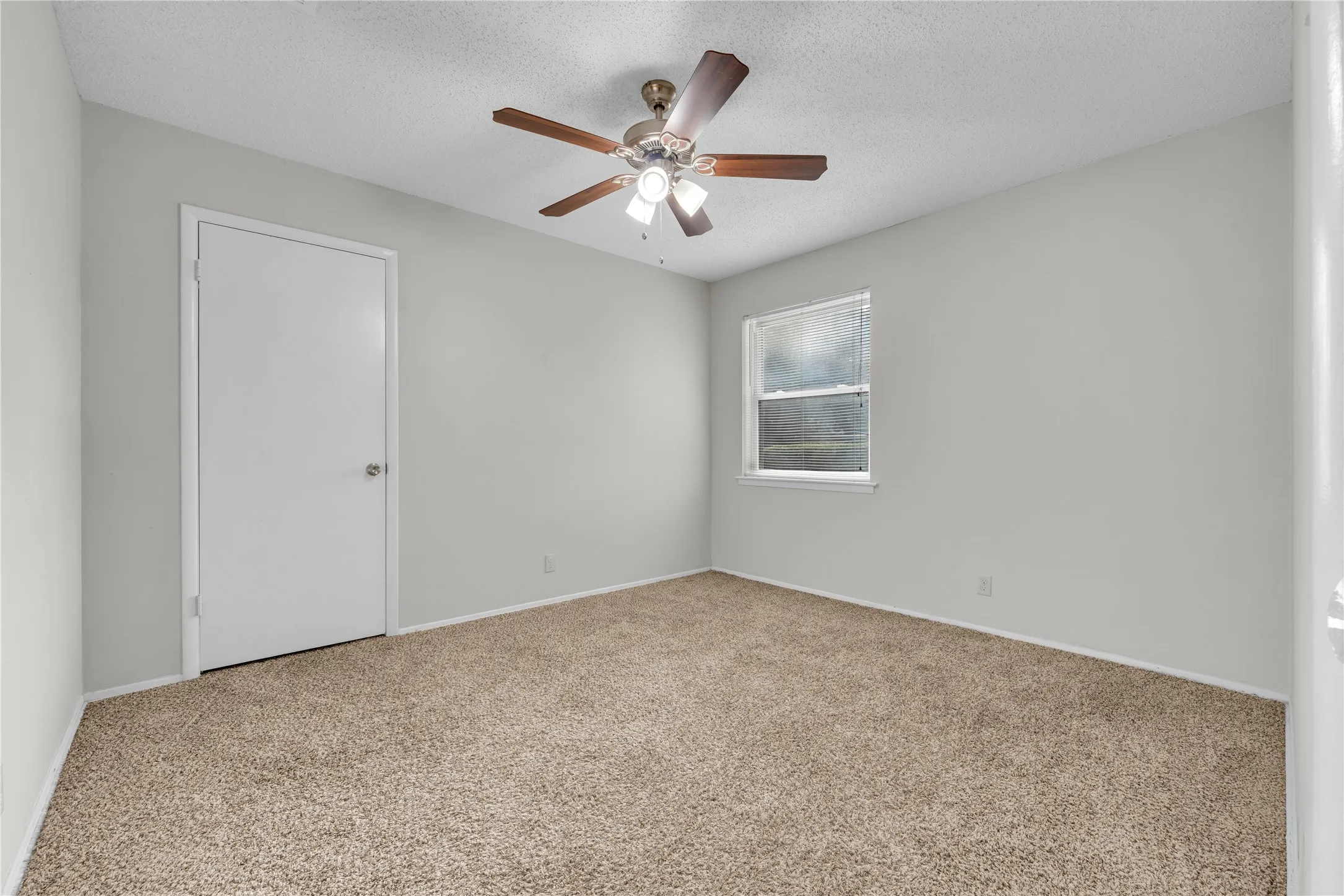 Single Family Residence For Sale in Tarrant County , 6075 Lalagray Lane, Watauga, Texas 76148, 3 Bedroom, 2 Bathroom, 2 Garage spaces, 1,232 Sqft, built in 1968, mls#21333103, Real Estate Agent in Watauga, Homes For Sale in Tarrant county, Homes For Sale in Watauga, Realtor in Watauga Texas, Real Estate Brokerage Independent Realty Texas, Luminita Cordes Realtor