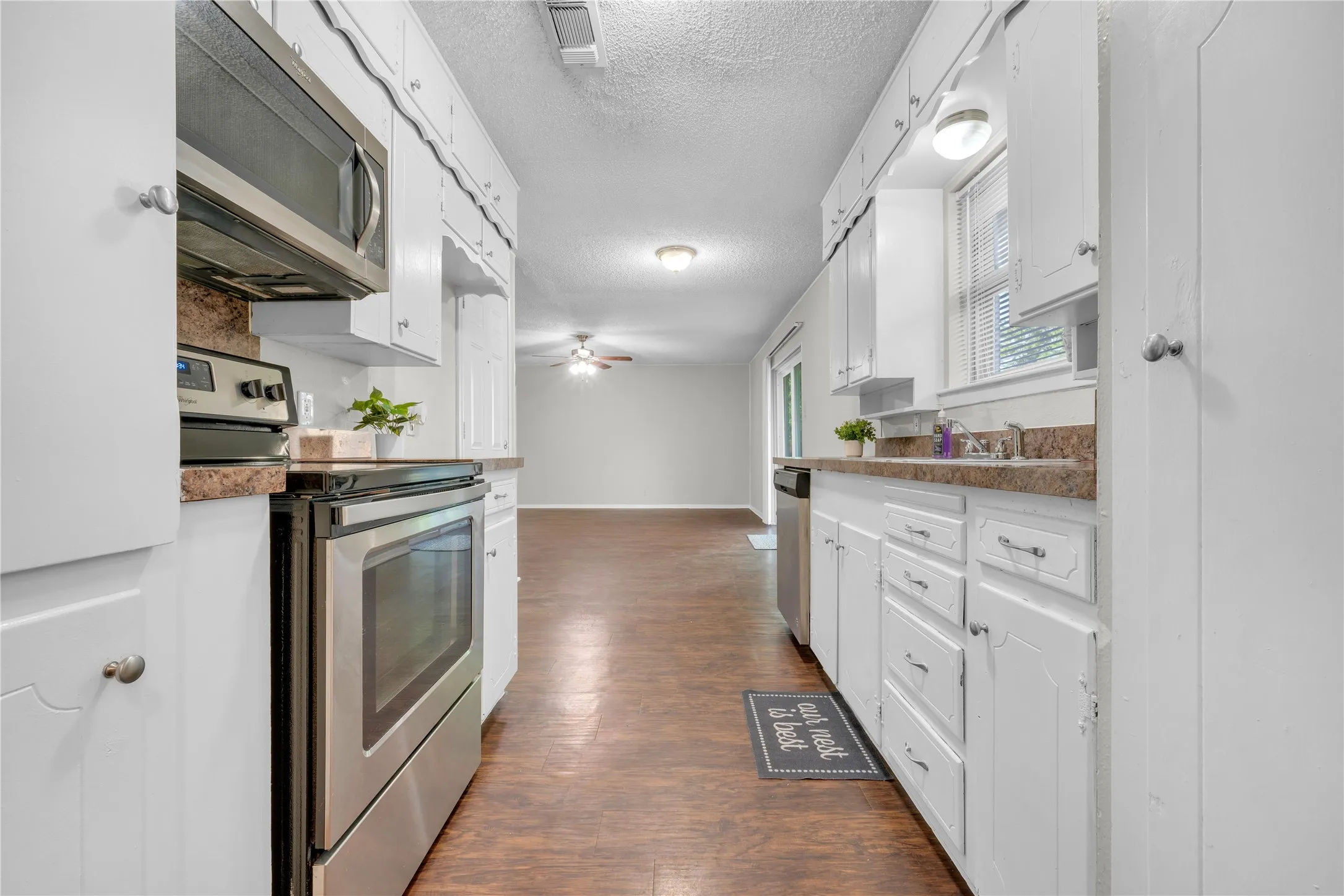 Single Family Residence For Sale in Tarrant County , 6075 Lalagray Lane, Watauga, Texas 76148, 3 Bedroom, 2 Bathroom, 2 Garage spaces, 1,232 Sqft, built in 1968, mls#21333103, Real Estate Agent in Watauga, Homes For Sale in Tarrant county, Homes For Sale in Watauga, Realtor in Watauga Texas, Real Estate Brokerage Independent Realty Texas, Luminita Cordes Realtor