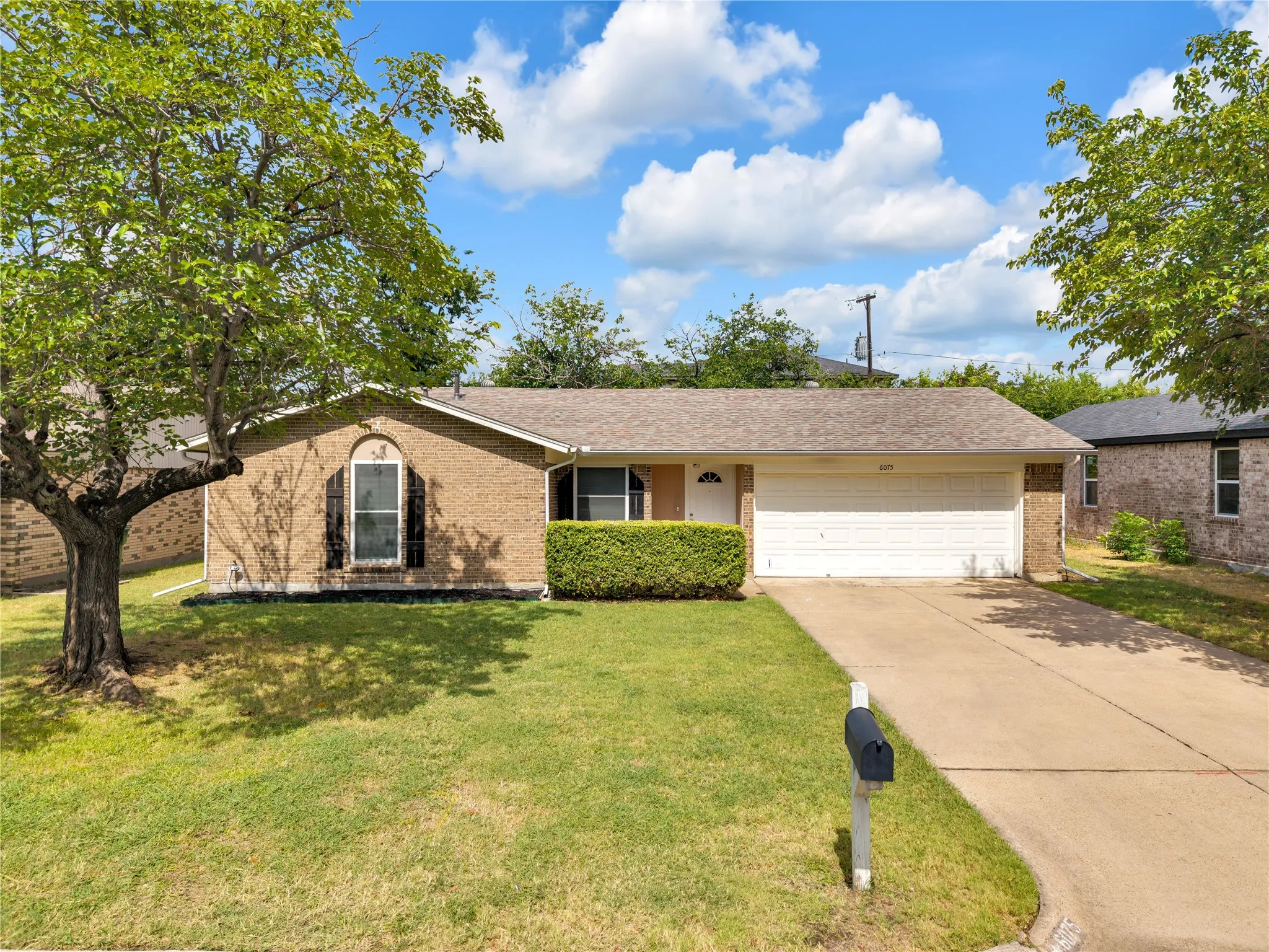 Single Family Residence For Sale in Tarrant County , 6075 Lalagray Lane, Watauga, Texas 76148, 3 Bedroom, 2 Bathroom, 2 Garage spaces, 1,232 Sqft, built in 1968, mls#21333103, Real Estate Agent in Watauga, Homes For Sale in Tarrant county, Homes For Sale in Watauga, Realtor in Watauga Texas, Real Estate Brokerage Independent Realty Texas, Luminita Cordes Realtor