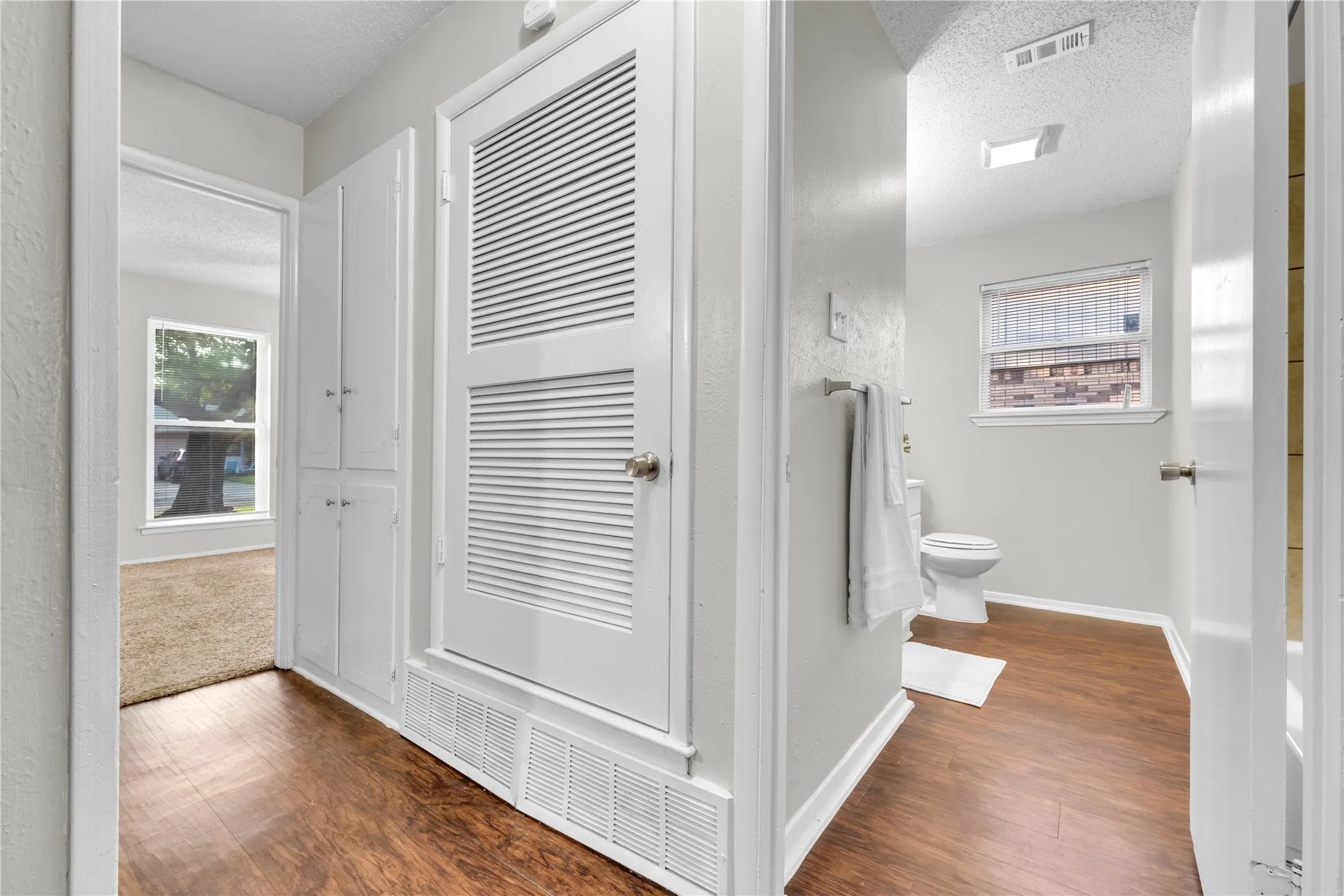 Single Family Residence For Sale in Tarrant County , 6075 Lalagray Lane, Watauga, Texas 76148, 3 Bedroom, 2 Bathroom, 2 Garage spaces, 1,232 Sqft, built in 1968, mls#21333103, Real Estate Agent in Watauga, Homes For Sale in Tarrant county, Homes For Sale in Watauga, Realtor in Watauga Texas, Real Estate Brokerage Independent Realty Texas, Luminita Cordes Realtor