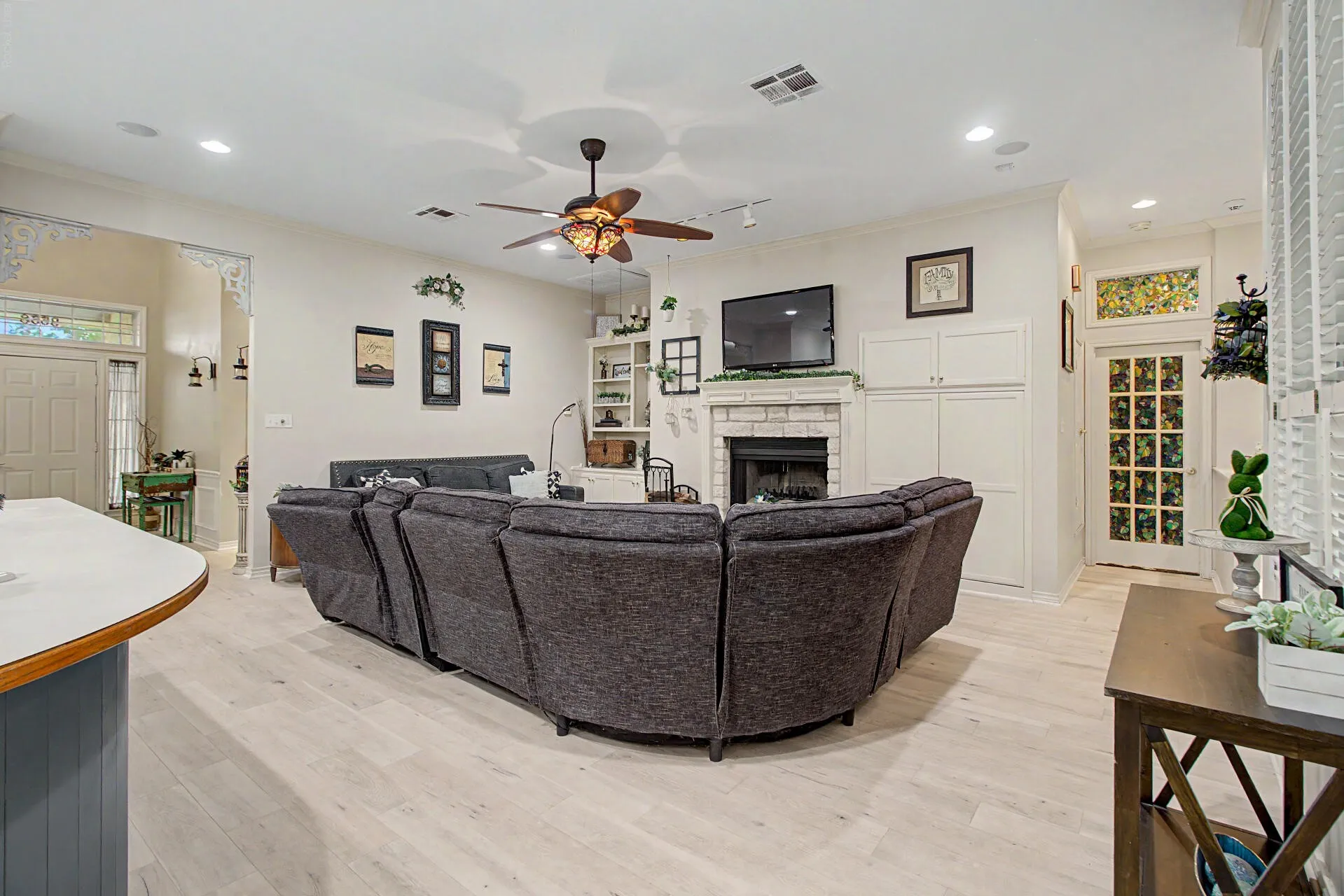 Single Family Residence For Sale in Johnson County , 3558 S Nolan River Road, Cleburne, Texas 76033, 4 Bedroom, 4 Bathroom, 3 Garage spaces, 3,512 Sqft, built in 1991, Price $560,000, mls#21333764, Real Estate Agent in Cleburne, Homes For Sale in Johnson county, Homes For Sale in Cleburne, Realtor in Cleburne Texas, Real Estate Brokerage Independent Realty Texas, Luminita Cordes Realtor