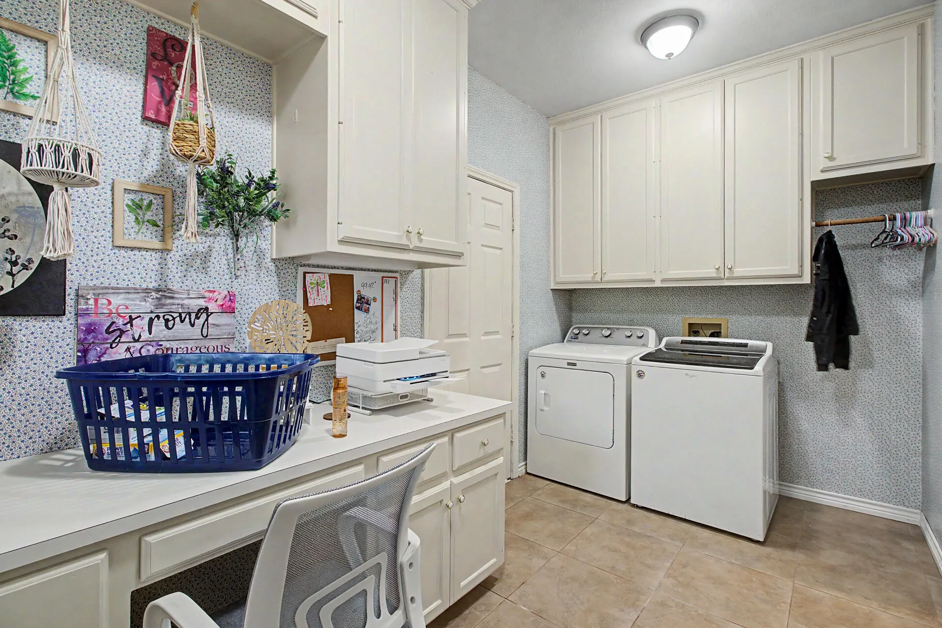 Single Family Residence For Sale in Johnson County , 3558 S Nolan River Road, Cleburne, Texas 76033, 4 Bedroom, 4 Bathroom, 3 Garage spaces, 3,512 Sqft, built in 1991, Price $560,000, mls#21333764, Real Estate Agent in Cleburne, Homes For Sale in Johnson county, Homes For Sale in Cleburne, Realtor in Cleburne Texas, Real Estate Brokerage Independent Realty Texas, Luminita Cordes Realtor