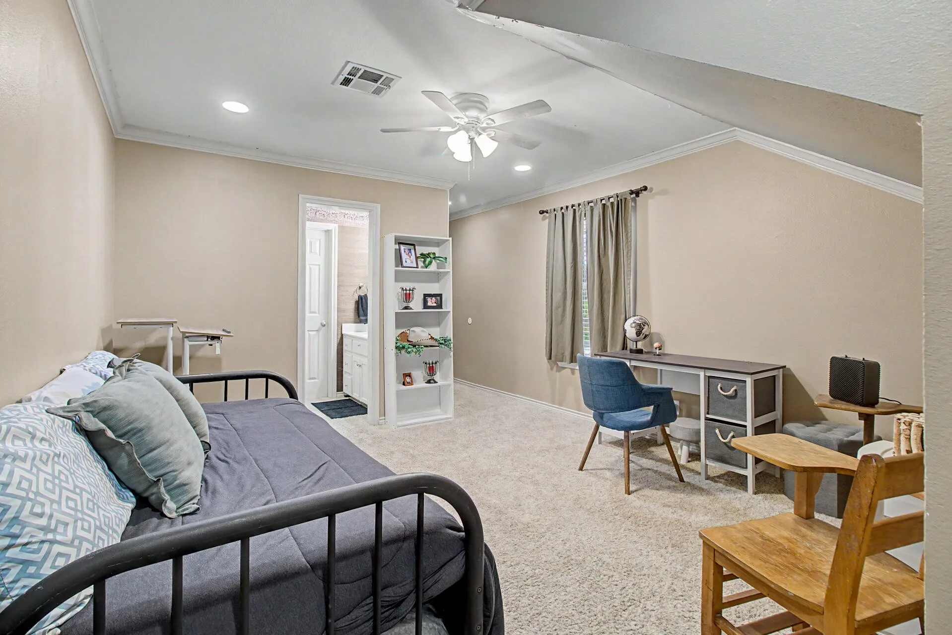 Single Family Residence For Sale in Johnson County , 3558 S Nolan River Road, Cleburne, Texas 76033, 4 Bedroom, 4 Bathroom, 3 Garage spaces, 3,512 Sqft, built in 1991, Price $560,000, mls#21333764, Real Estate Agent in Cleburne, Homes For Sale in Johnson county, Homes For Sale in Cleburne, Realtor in Cleburne Texas, Real Estate Brokerage Independent Realty Texas, Luminita Cordes Realtor