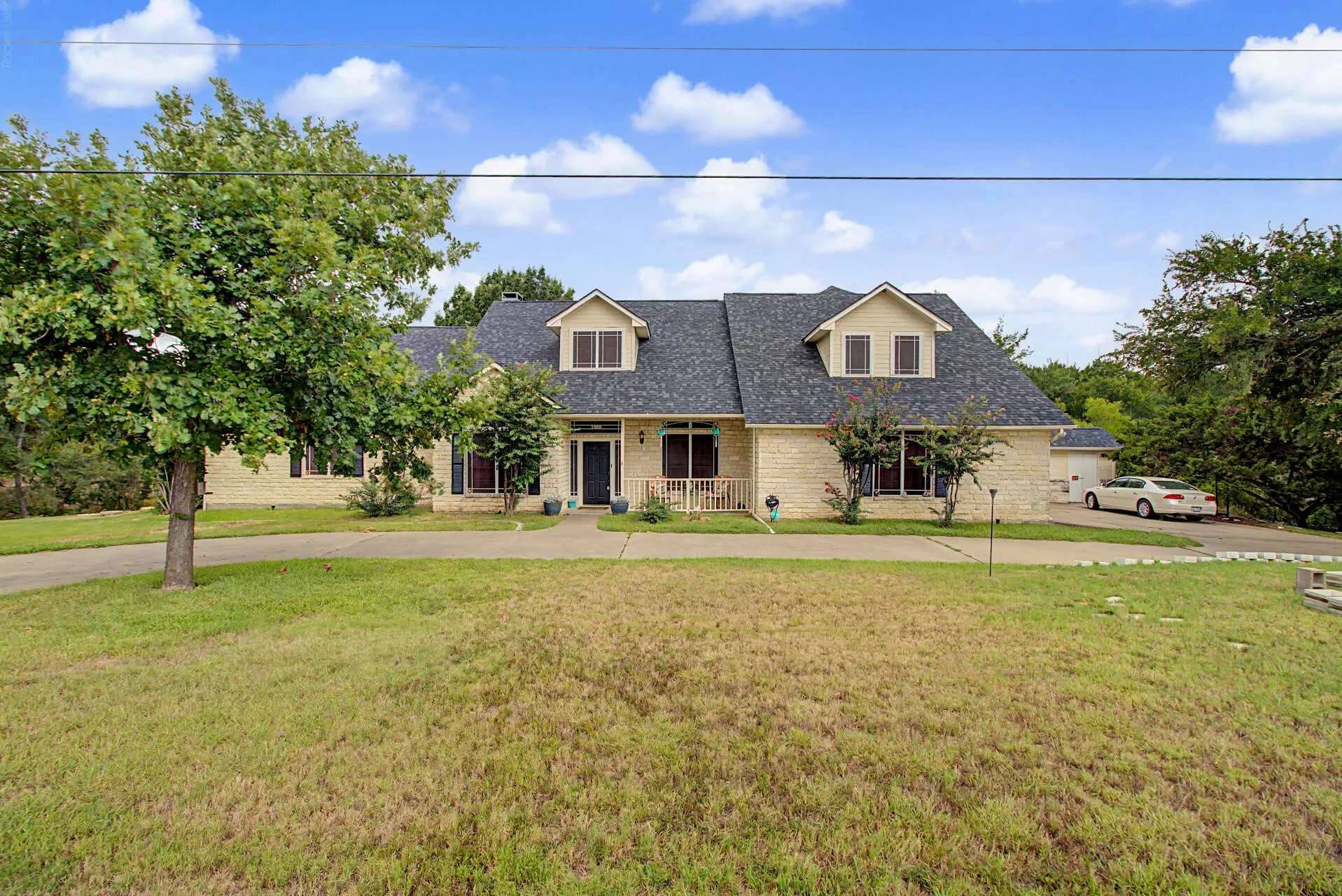 Single Family Residence For Sale in Johnson County , 3558 S Nolan River Road, Cleburne, Texas 76033, 4 Bedroom, 4 Bathroom, 3 Garage spaces, 3,512 Sqft, built in 1991, Price $560,000, mls#21333764, Real Estate Agent in Cleburne, Homes For Sale in Johnson county, Homes For Sale in Cleburne, Realtor in Cleburne Texas, Real Estate Brokerage Independent Realty Texas, Luminita Cordes Realtor