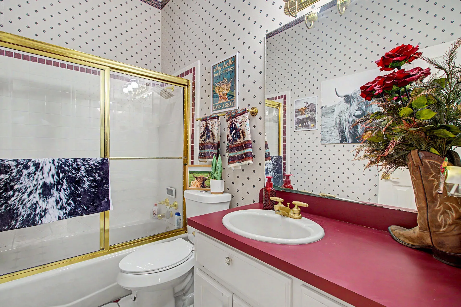 Single Family Residence For Sale in Johnson County , 3558 S Nolan River Road, Cleburne, Texas 76033, 4 Bedroom, 4 Bathroom, 3 Garage spaces, 3,512 Sqft, built in 1991, Price $560,000, mls#21333764, Real Estate Agent in Cleburne, Homes For Sale in Johnson county, Homes For Sale in Cleburne, Realtor in Cleburne Texas, Real Estate Brokerage Independent Realty Texas, Luminita Cordes Realtor