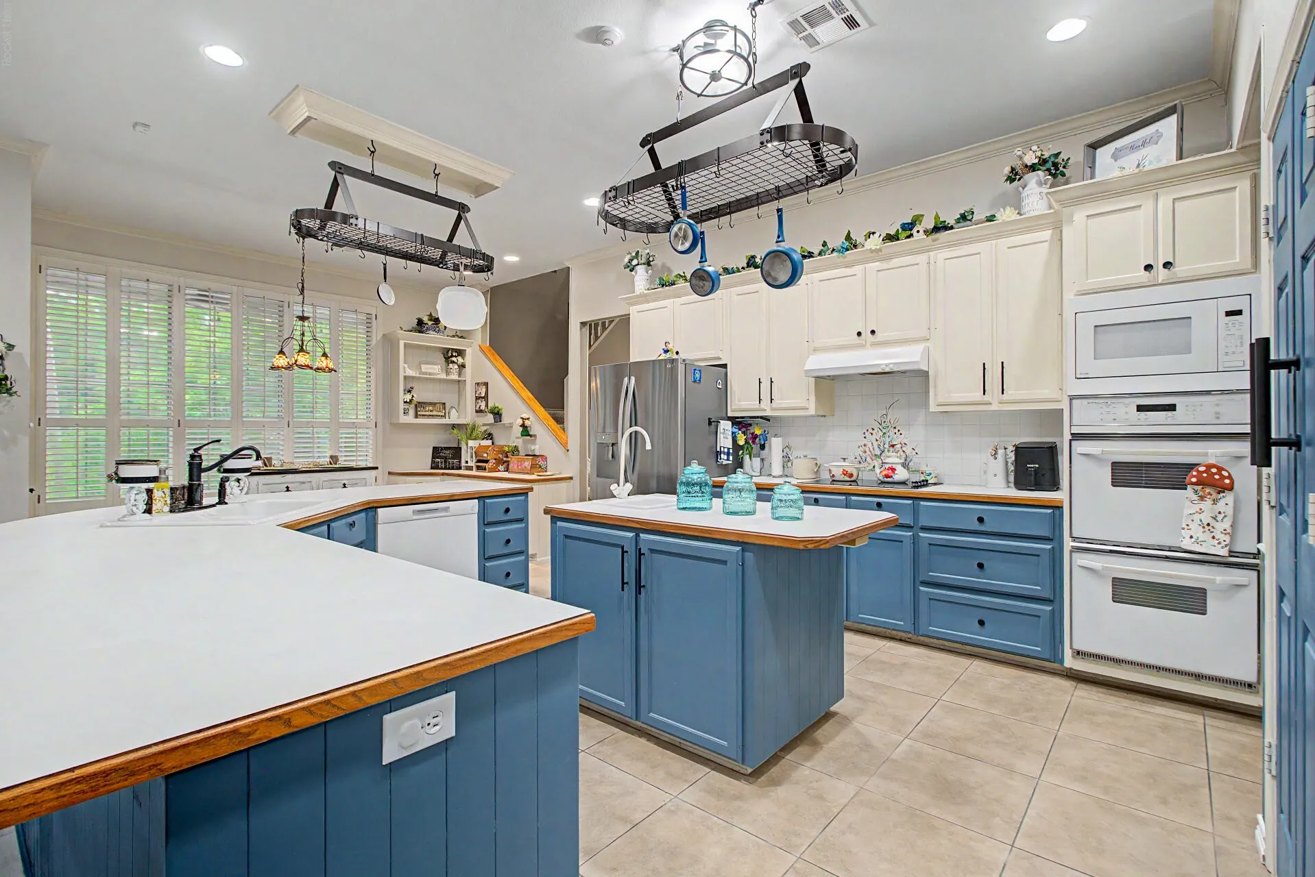 Single Family Residence For Sale in Johnson County , 3558 S Nolan River Road, Cleburne, Texas 76033, 4 Bedroom, 4 Bathroom, 3 Garage spaces, 3,512 Sqft, built in 1991, Price $560,000, mls#21333764, Real Estate Agent in Cleburne, Homes For Sale in Johnson county, Homes For Sale in Cleburne, Realtor in Cleburne Texas, Real Estate Brokerage Independent Realty Texas, Luminita Cordes Realtor