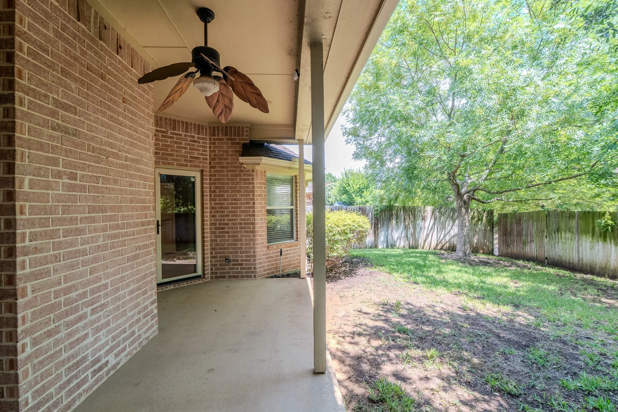 Single Family Residence For Sale in Tarrant County , 6014 Brenhaven Road, Arlington, Texas 76017, 4 Bedroom, 2 Bathroom, 2 Garage spaces, 1,947 Sqft, built in 2000, mls#21329430, Real Estate Agent in Arlington, Homes For Sale in Tarrant county, Homes For Sale in Arlington, Realtor in Arlington Texas, Real Estate Brokerage Independent Realty Texas, Luminita Cordes Realtor
