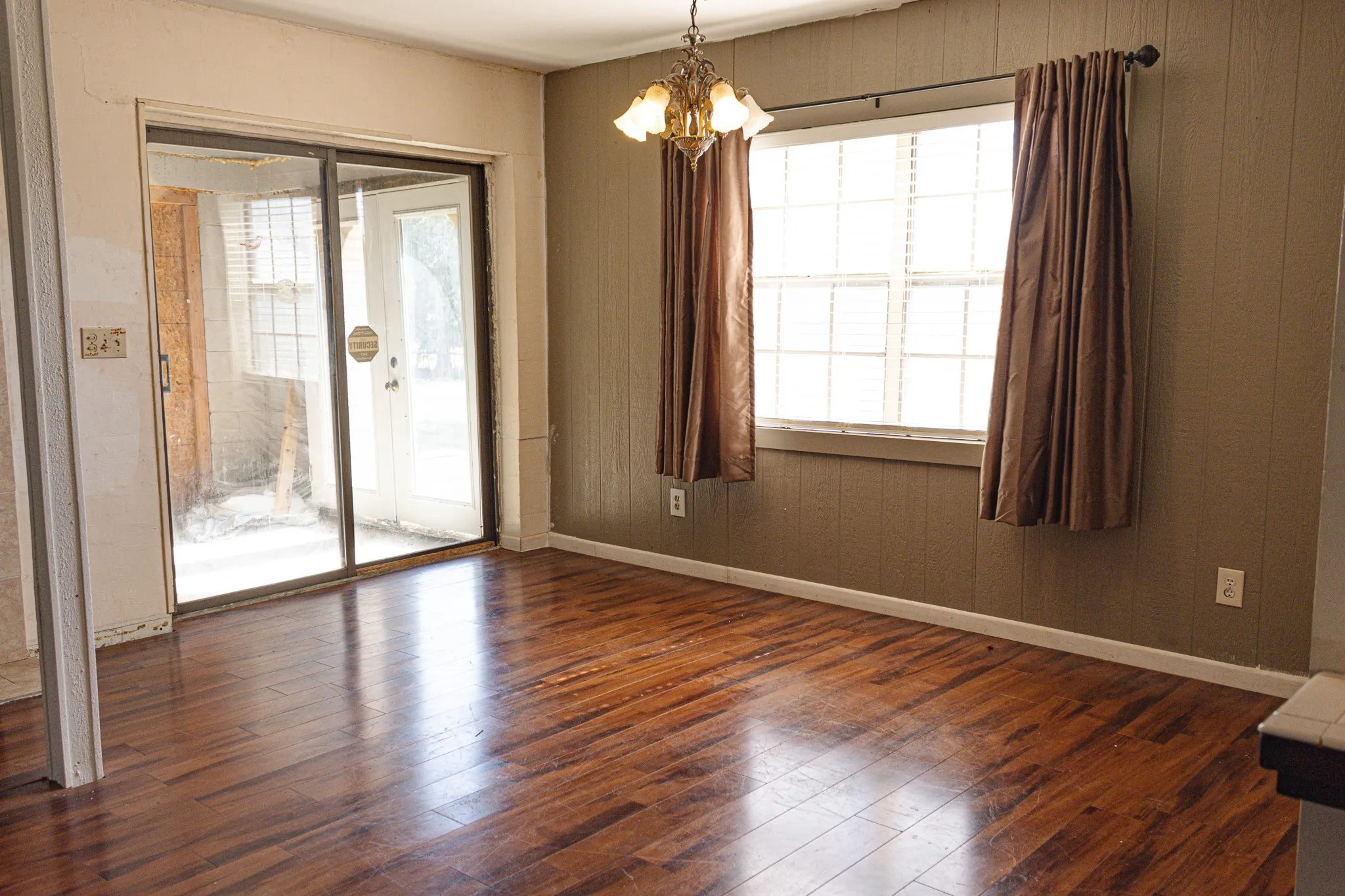 Single Family Residence For Sale in Stephens County , 10256 FM 1852, Breckenridge, Texas 76424, 2 Bedroom, 2 Bathroom, 1 Garage spaces, 1,725 Sqft, built in 1950, mls#21333777, Real Estate Agent in Breckenridge, Homes For Sale in Stephens county, Homes For Sale in Breckenridge, Realtor in Breckenridge Texas, Real Estate Brokerage Independent Realty Texas, Luminita Cordes Realtor
