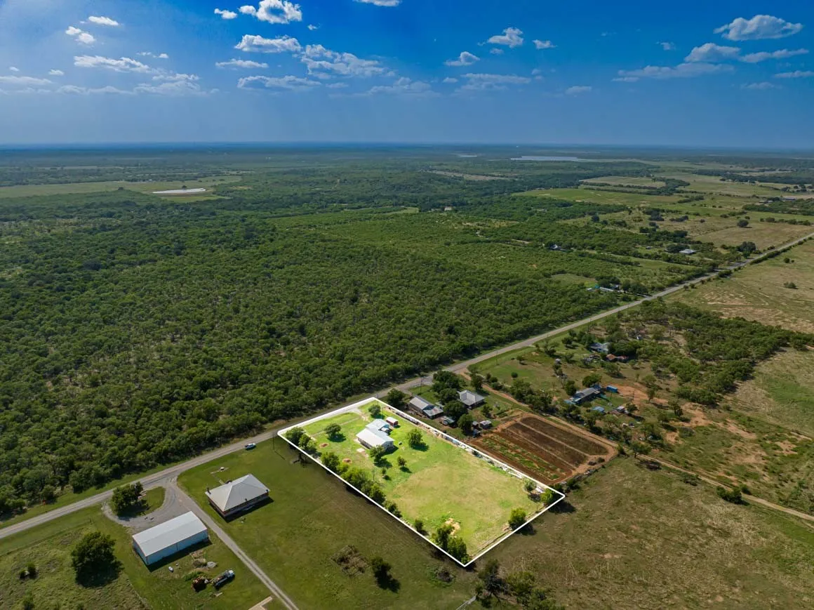 Single Family Residence For Sale in Stephens County , 10256 FM 1852, Breckenridge, Texas 76424, 2 Bedroom, 2 Bathroom, 1 Garage spaces, 1,725 Sqft, built in 1950, mls#21333777, Real Estate Agent in Breckenridge, Homes For Sale in Stephens county, Homes For Sale in Breckenridge, Realtor in Breckenridge Texas, Real Estate Brokerage Independent Realty Texas, Luminita Cordes Realtor