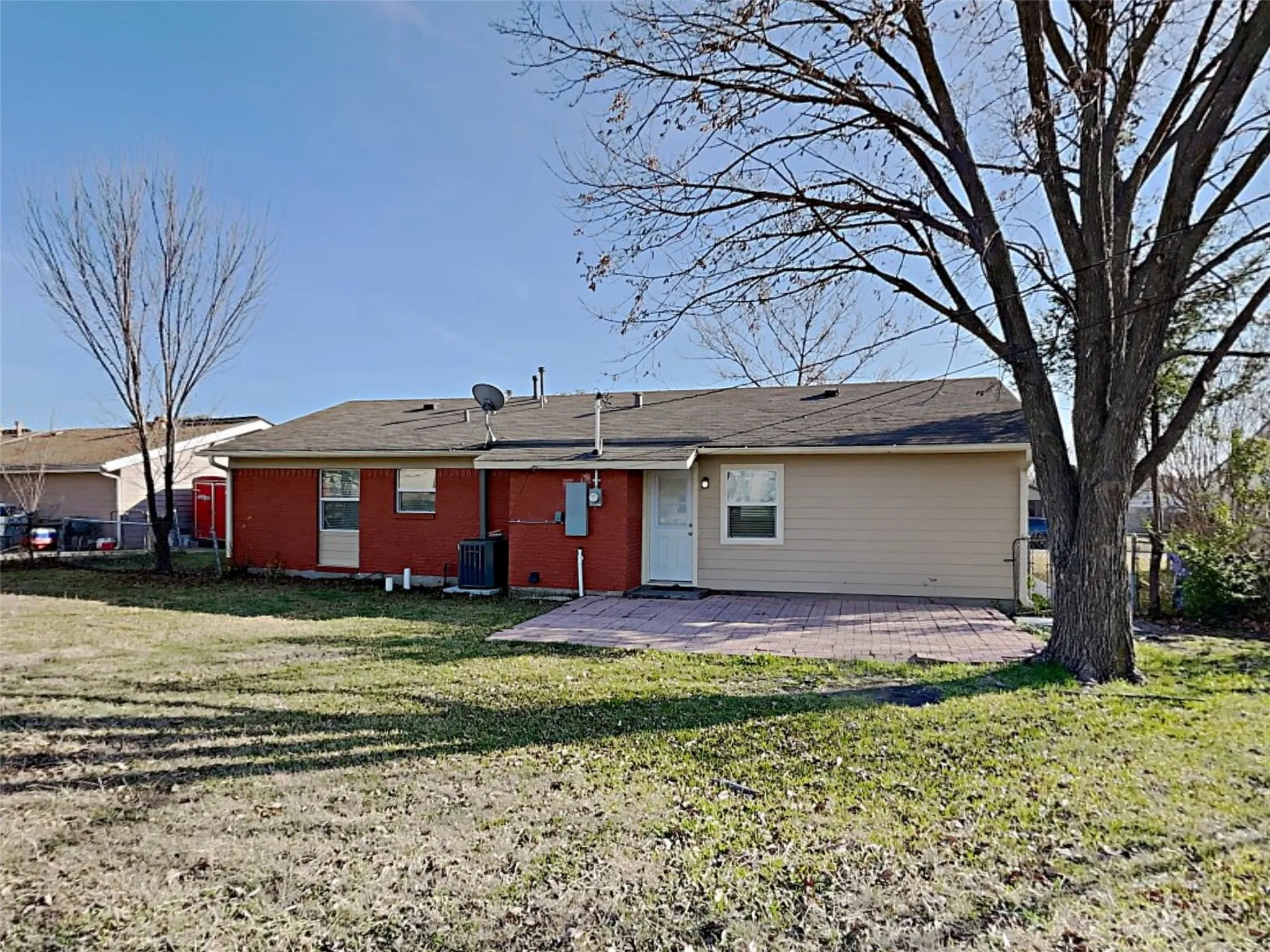 Single Family Residence For Rent in Dallas County , 2877 Joanna Drive, Farmers Branch, Texas 75234, 4 Bedroom, 2 Bathroom, Garage spaces, 1,423 Sqft, built in 1961, mls#21333783, Real Estate Agent in Farmers Branch, Homes For Rent in Dallas county, Homes For Rent in Farmers Branch, Realtor in Farmers Branch Texas, Real Estate Brokerage Independent Realty Texas, Luminita Cordes Realtor