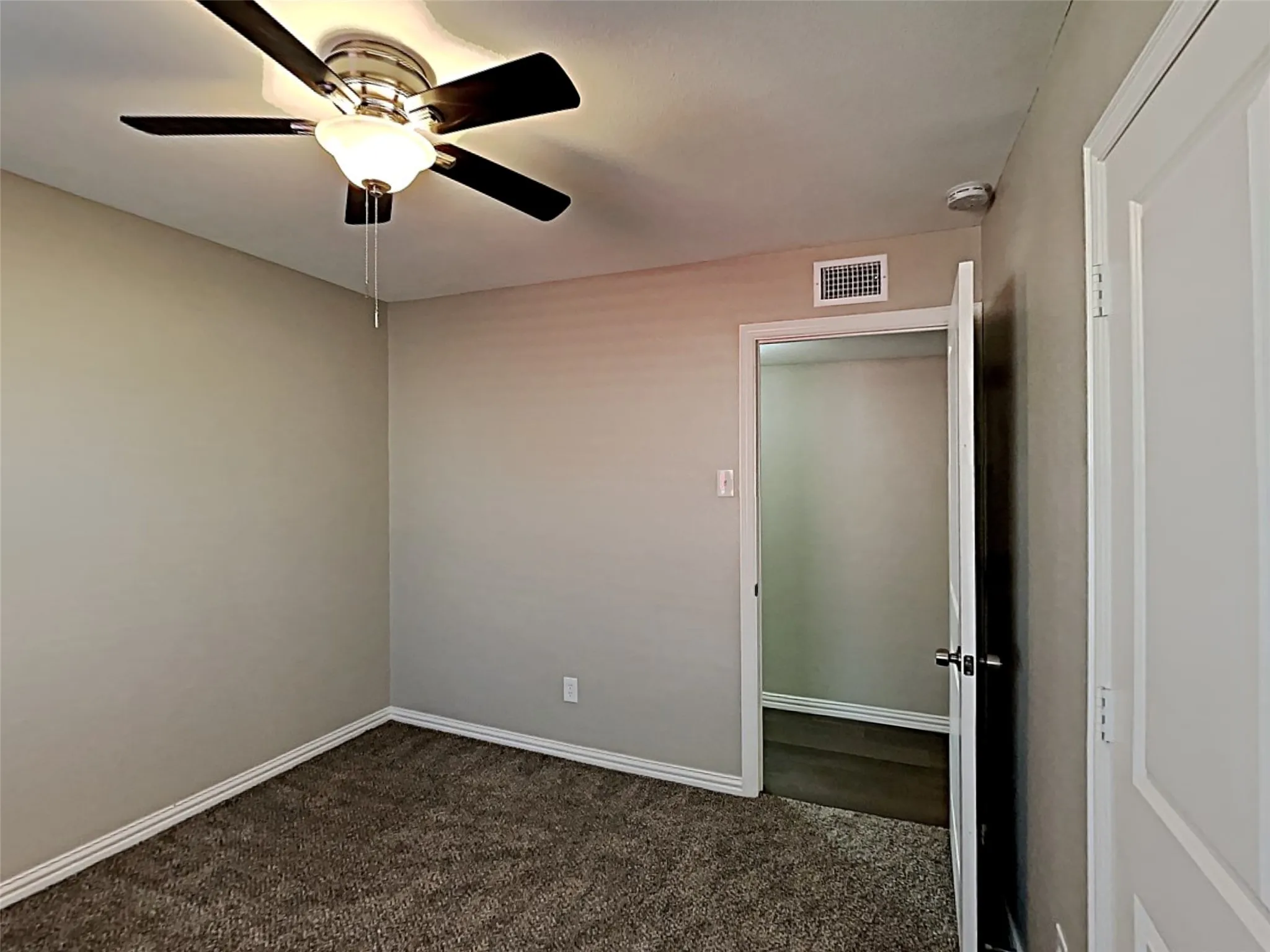 Single Family Residence For Rent in Dallas County , 2877 Joanna Drive, Farmers Branch, Texas 75234, 4 Bedroom, 2 Bathroom, Garage spaces, 1,423 Sqft, built in 1961, mls#21333783, Real Estate Agent in Farmers Branch, Homes For Rent in Dallas county, Homes For Rent in Farmers Branch, Realtor in Farmers Branch Texas, Real Estate Brokerage Independent Realty Texas, Luminita Cordes Realtor