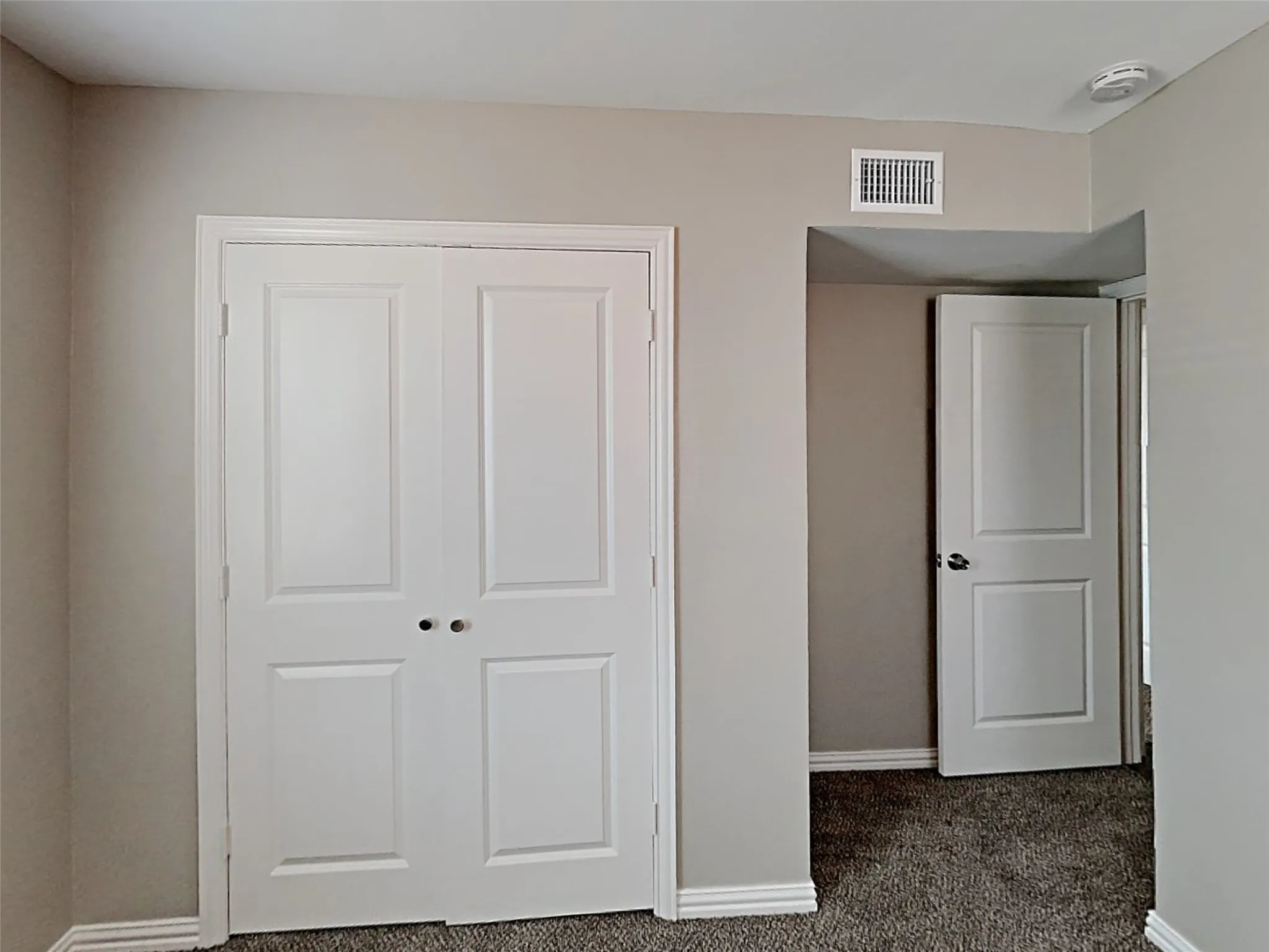 Single Family Residence For Rent in Dallas County , 2877 Joanna Drive, Farmers Branch, Texas 75234, 4 Bedroom, 2 Bathroom, Garage spaces, 1,423 Sqft, built in 1961, mls#21333783, Real Estate Agent in Farmers Branch, Homes For Rent in Dallas county, Homes For Rent in Farmers Branch, Realtor in Farmers Branch Texas, Real Estate Brokerage Independent Realty Texas, Luminita Cordes Realtor