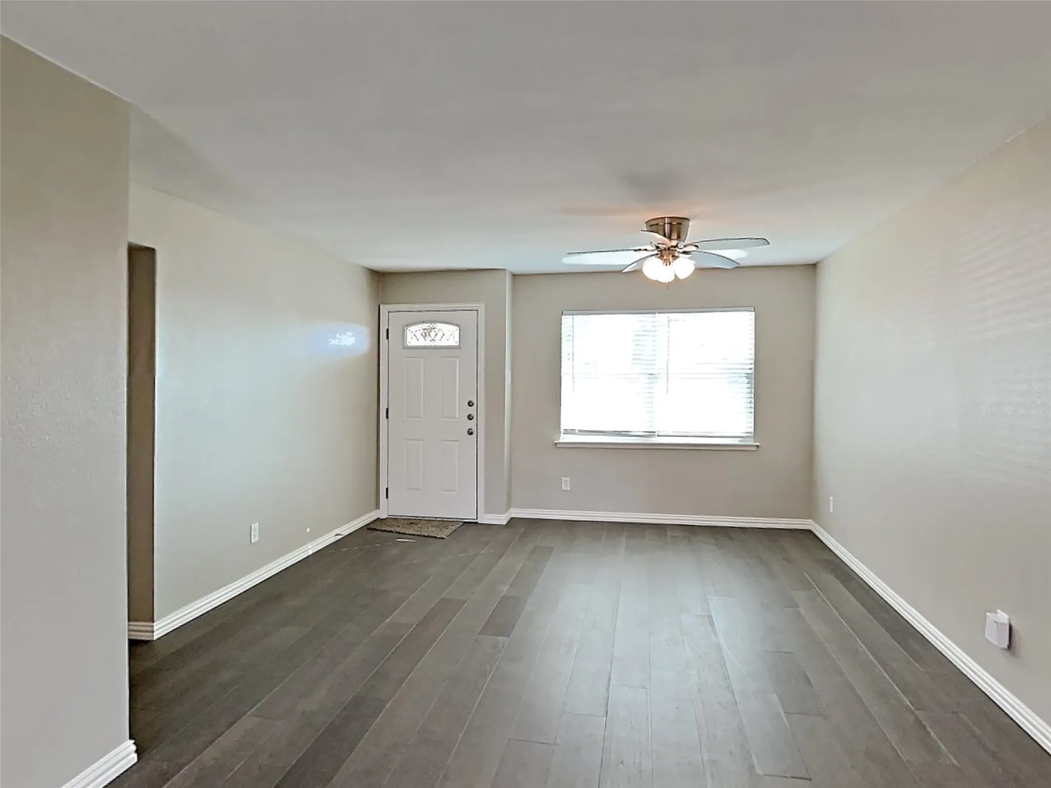 Single Family Residence For Rent in Dallas County , 2877 Joanna Drive, Farmers Branch, Texas 75234, 4 Bedroom, 2 Bathroom, Garage spaces, 1,423 Sqft, built in 1961, mls#21333783, Real Estate Agent in Farmers Branch, Homes For Rent in Dallas county, Homes For Rent in Farmers Branch, Realtor in Farmers Branch Texas, Real Estate Brokerage Independent Realty Texas, Luminita Cordes Realtor