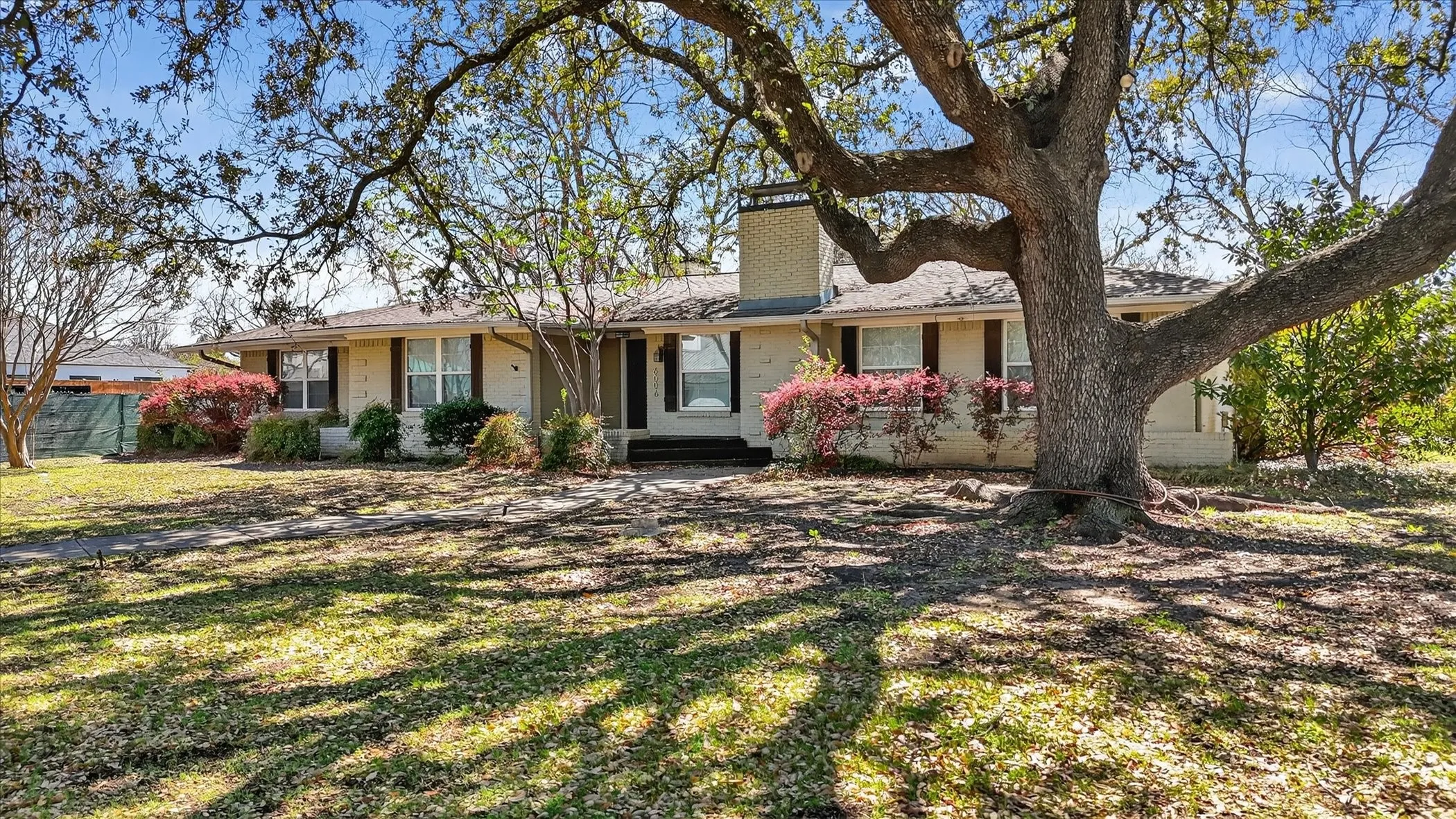 Single Family Residence For Rent in Dallas County , 6006 Boca Raton Drive, Dallas, Texas 75230, 3 Bedrooms, 3 Bathrooms, 2 Garage spaces, 2,201 Sqft, built in 1954, Price $4,000, mls#21333786, Real Estate Agent in Dallas, Homes For Rent in Dallas county, Homes For Rent in Dallas, Realtor in Dallas Texas, Real Estate Brokerage Independent Realty Texas, Luminita Cordes Realtor