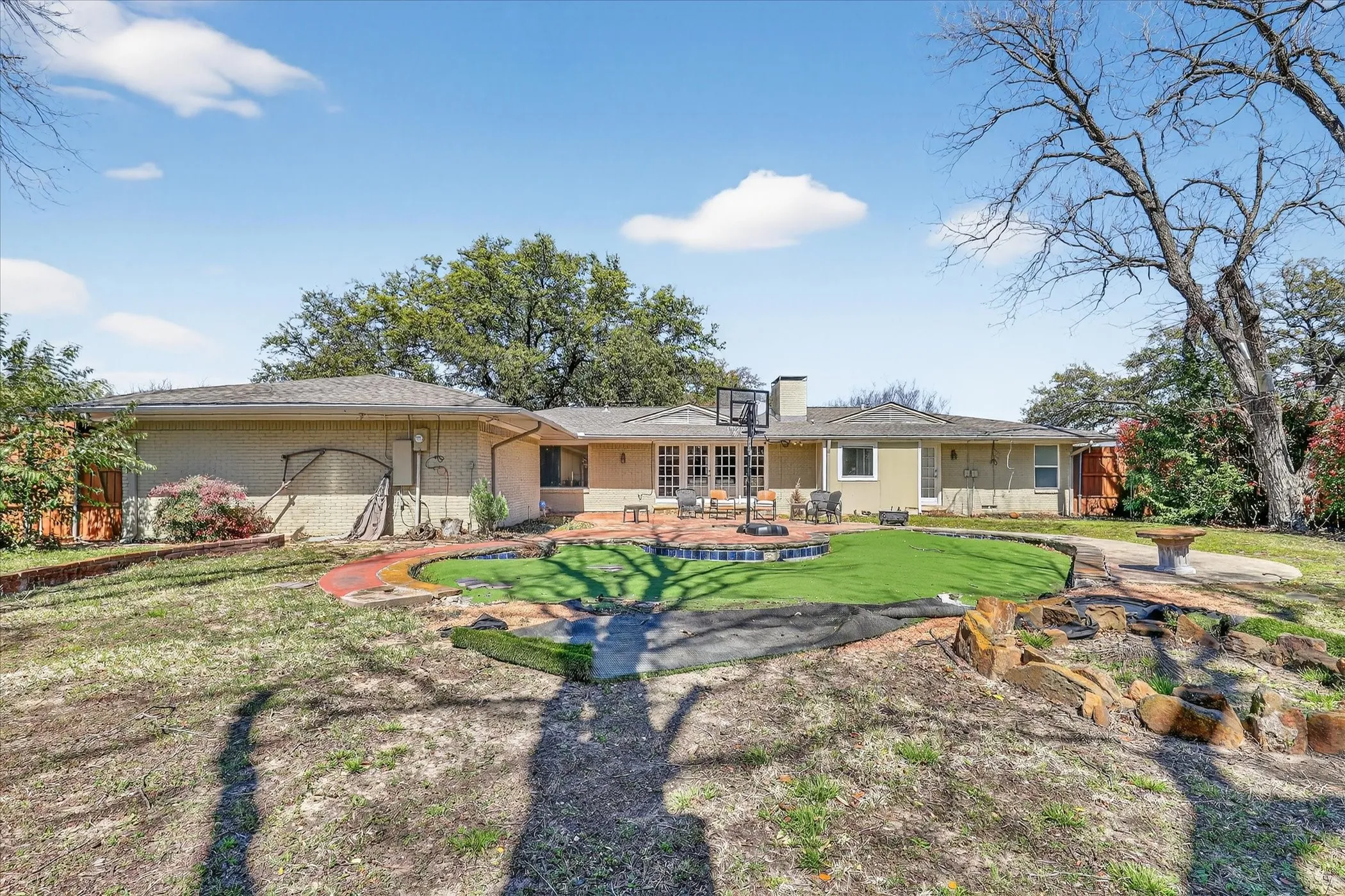 Single Family Residence For Rent in Dallas County , 6006 Boca Raton Drive, Dallas, Texas 75230, 3 Bedrooms, 3 Bathrooms, 2 Garage spaces, 2,201 Sqft, built in 1954, Price $4,000, mls#21333786, Real Estate Agent in Dallas, Homes For Rent in Dallas county, Homes For Rent in Dallas, Realtor in Dallas Texas, Real Estate Brokerage Independent Realty Texas, Luminita Cordes Realtor