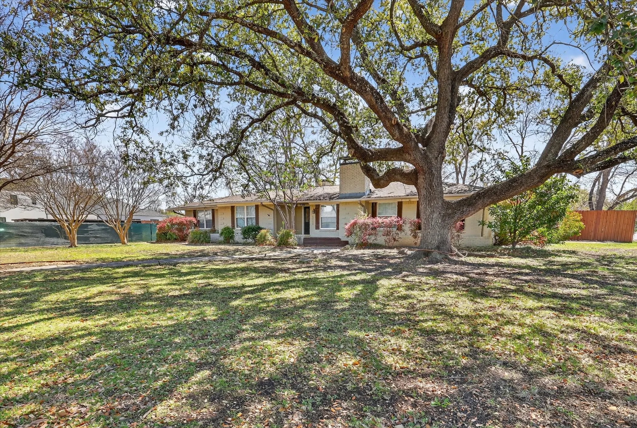 Single Family Residence For Rent in Dallas County , 6006 Boca Raton Drive, Dallas, Texas 75230, 3 Bedrooms, 3 Bathrooms, 2 Garage spaces, 2,201 Sqft, built in 1954, Price $4,000, mls#21333786, Real Estate Agent in Dallas, Homes For Rent in Dallas county, Homes For Rent in Dallas, Realtor in Dallas Texas, Real Estate Brokerage Independent Realty Texas, Luminita Cordes Realtor