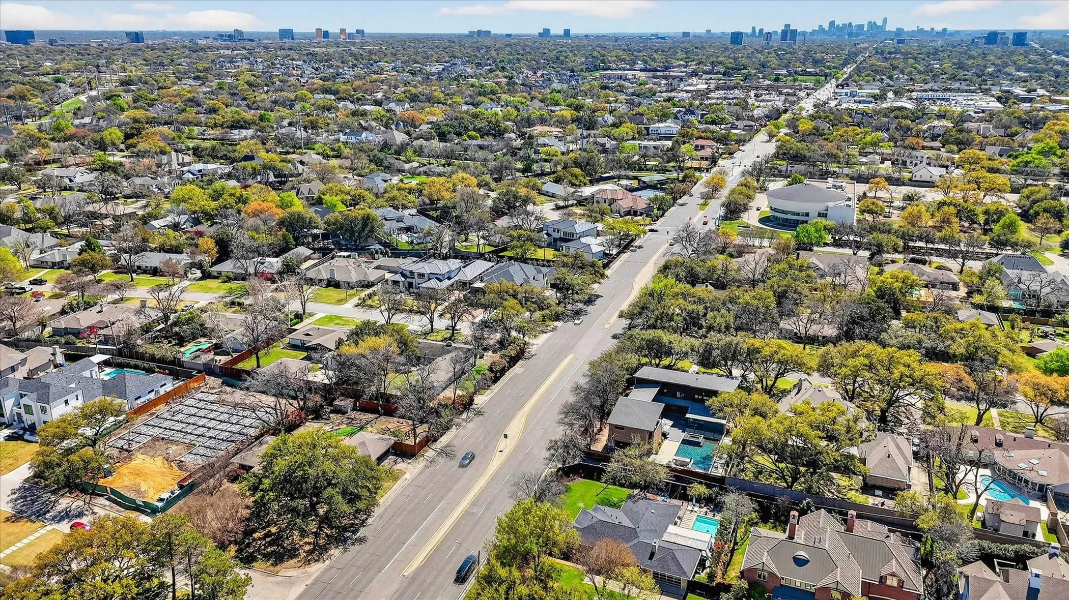 Single Family Residence For Rent in Dallas County , 6006 Boca Raton Drive, Dallas, Texas 75230, 3 Bedrooms, 3 Bathrooms, 2 Garage spaces, 2,201 Sqft, built in 1954, Price $4,000, mls#21333786, Real Estate Agent in Dallas, Homes For Rent in Dallas county, Homes For Rent in Dallas, Realtor in Dallas Texas, Real Estate Brokerage Independent Realty Texas, Luminita Cordes Realtor