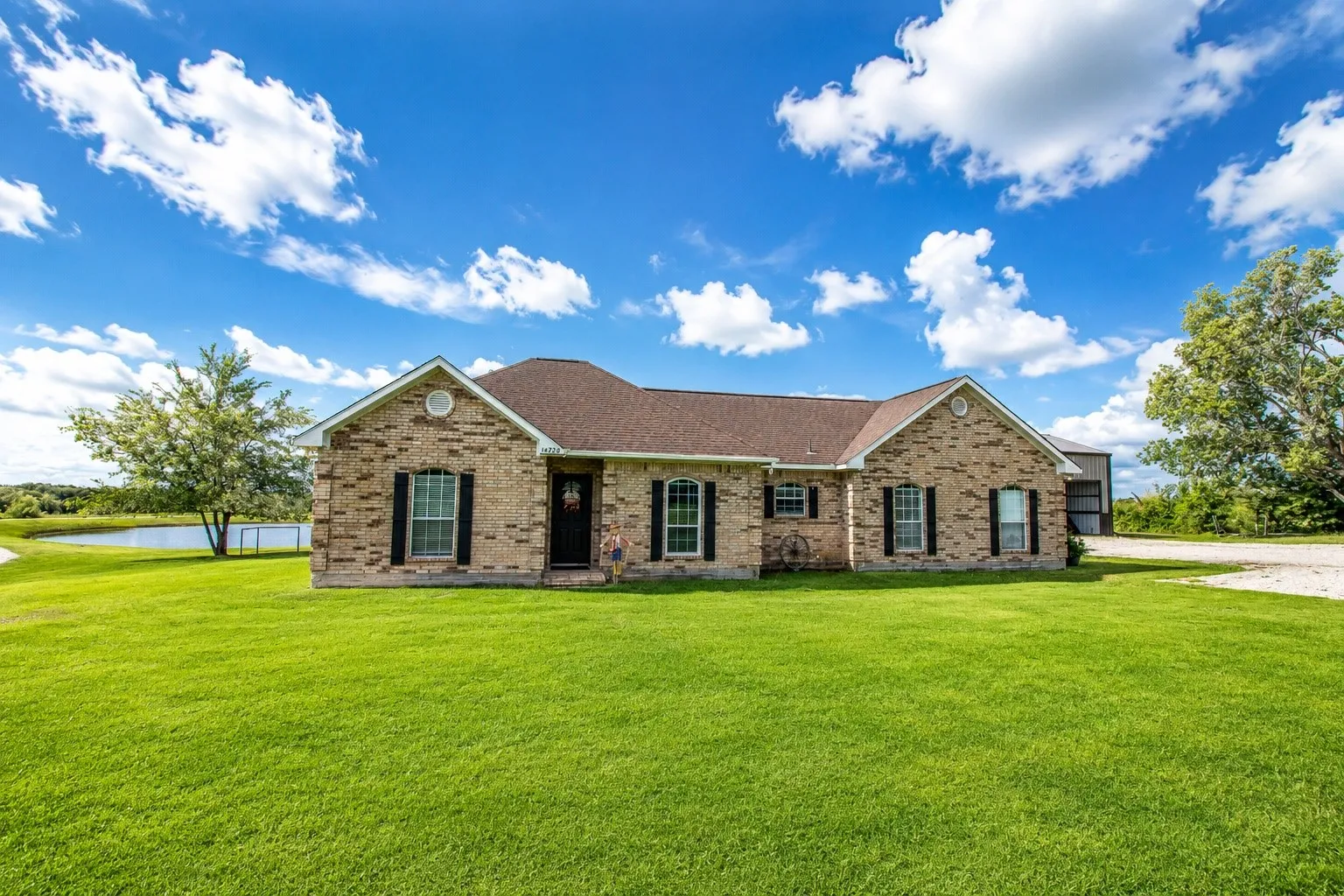 Farm For Sale in Kaufman County , 14720 Fm 2860, Kaufman, Texas 75142, 3 Bedroom, 2 Bathroom, 2 Garage spaces, 1,552 Sqft, built in 2000, mls#21332024, Real Estate Agent in Kaufman, Homes For Sale in Kaufman county, Homes For Sale in Kaufman, Realtor in Kaufman Texas, Real Estate Brokerage Independent Realty Texas, Luminita Cordes Realtor