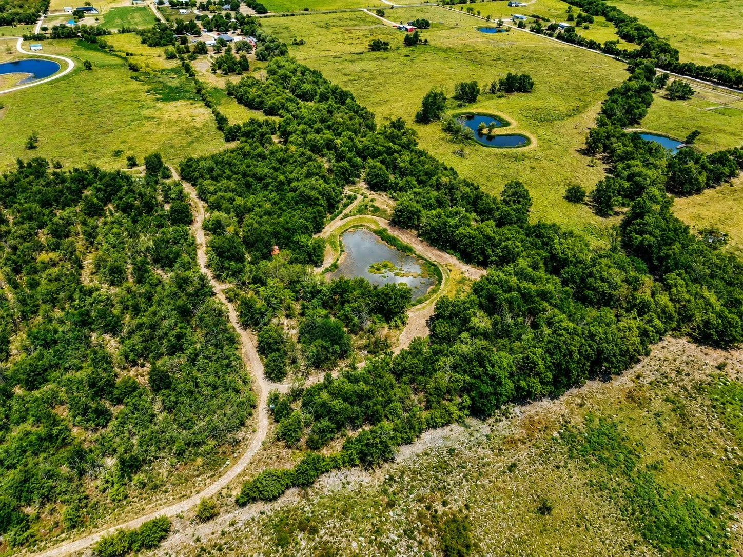 Farm For Sale in Kaufman County , 14720 Fm 2860, Kaufman, Texas 75142, 3 Bedroom, 2 Bathroom, 2 Garage spaces, 1,552 Sqft, built in 2000, mls#21332024, Real Estate Agent in Kaufman, Homes For Sale in Kaufman county, Homes For Sale in Kaufman, Realtor in Kaufman Texas, Real Estate Brokerage Independent Realty Texas, Luminita Cordes Realtor