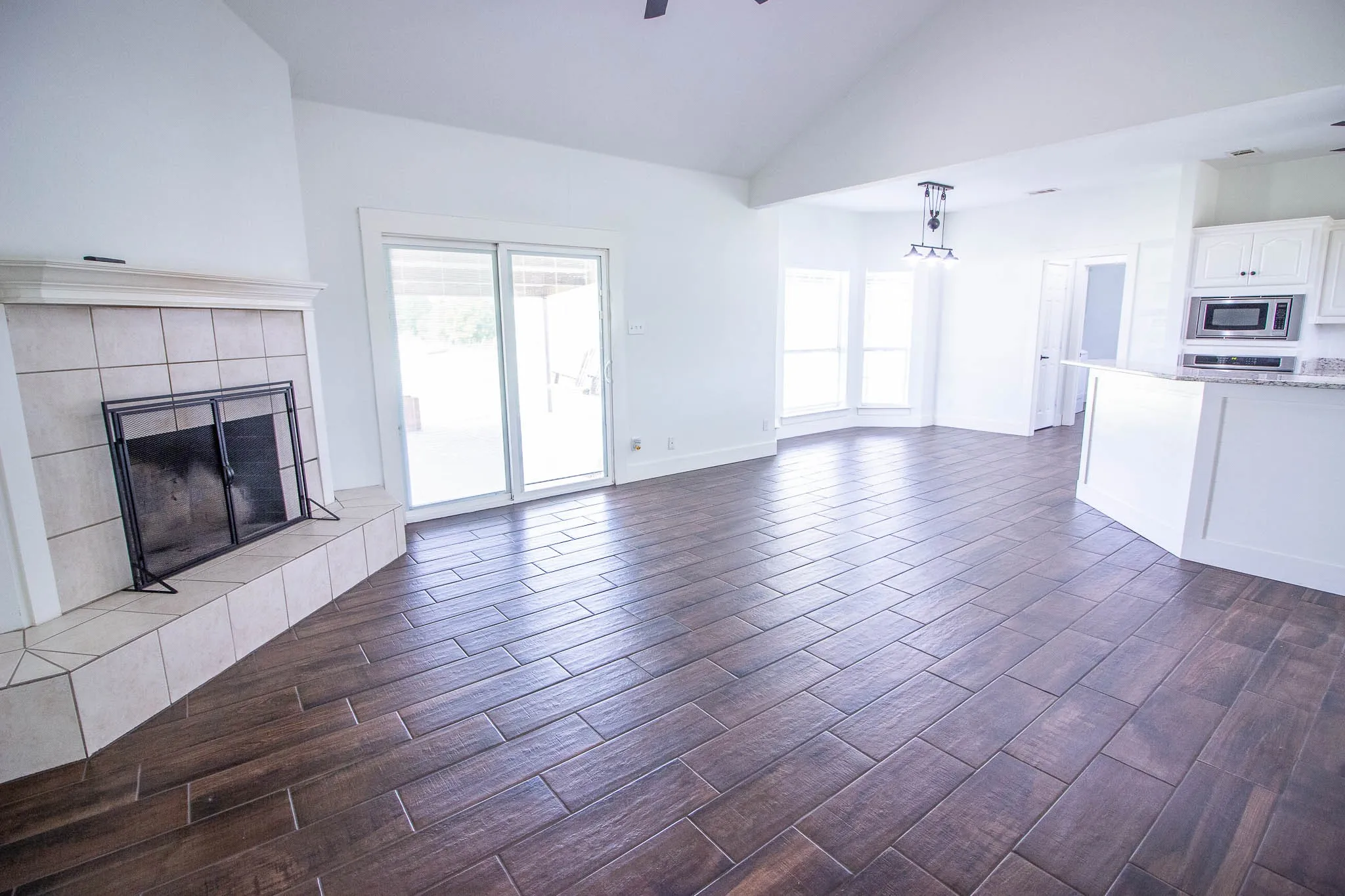 Farm For Sale in Kaufman County , 14720 Fm 2860, Kaufman, Texas 75142, 3 Bedroom, 2 Bathroom, 2 Garage spaces, 1,552 Sqft, built in 2000, mls#21332024, Real Estate Agent in Kaufman, Homes For Sale in Kaufman county, Homes For Sale in Kaufman, Realtor in Kaufman Texas, Real Estate Brokerage Independent Realty Texas, Luminita Cordes Realtor