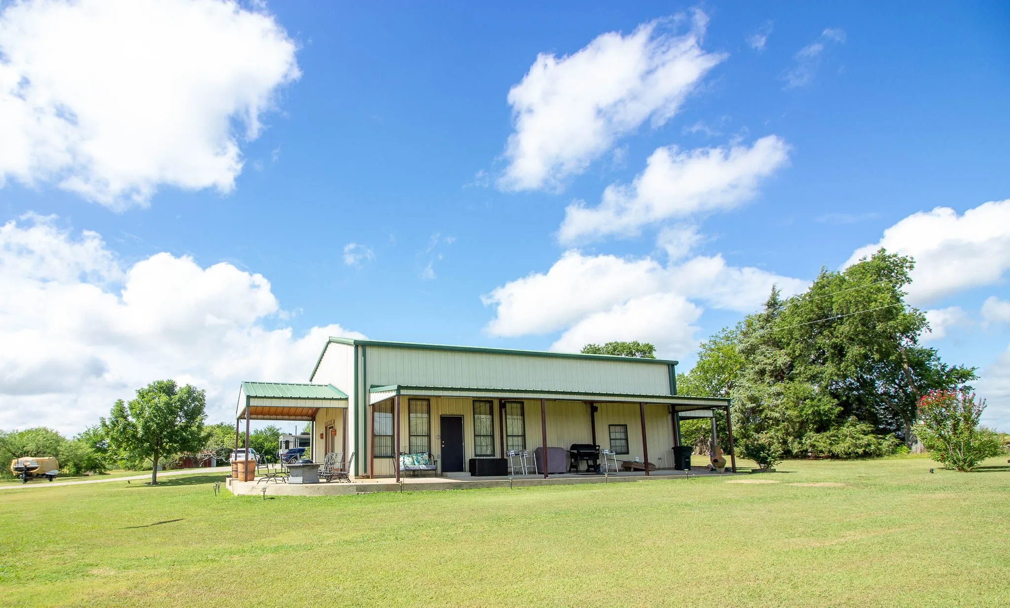 Farm For Sale in Kaufman County , 14720 Fm 2860, Kaufman, Texas 75142, 3 Bedroom, 2 Bathroom, 2 Garage spaces, 1,552 Sqft, built in 2000, mls#21332024, Real Estate Agent in Kaufman, Homes For Sale in Kaufman county, Homes For Sale in Kaufman, Realtor in Kaufman Texas, Real Estate Brokerage Independent Realty Texas, Luminita Cordes Realtor