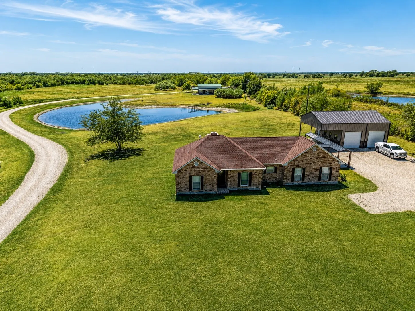 Farm For Sale in Kaufman County , 14720 Fm 2860, Kaufman, Texas 75142, 3 Bedroom, 2 Bathroom, 2 Garage spaces, 1,552 Sqft, built in 2000, mls#21332024, Real Estate Agent in Kaufman, Homes For Sale in Kaufman county, Homes For Sale in Kaufman, Realtor in Kaufman Texas, Real Estate Brokerage Independent Realty Texas, Luminita Cordes Realtor