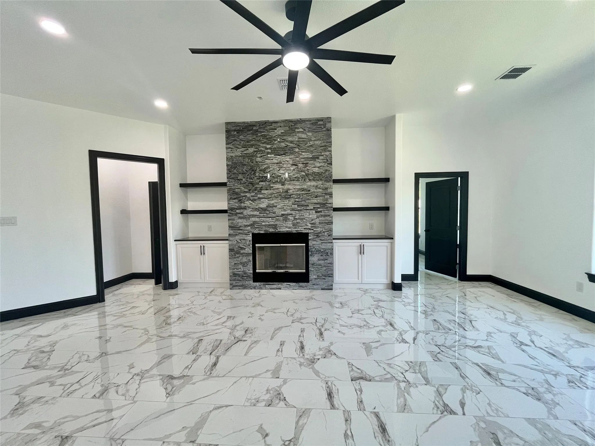 Single Family Residence For Sale in Parker County , 127 Valley Meadows Drive, Springtown, Texas 76082, 3 Bedrooms, 3 Bathrooms, 3 Garage spaces, 2,505 Sqft, built in 2026, Price $550,000, mls#21332084, Real Estate Agent in Springtown, Homes For Sale in Parker county, Homes For Sale in Springtown, Realtor in Springtown Texas, Real Estate Brokerage Independent Realty Texas, Luminita Cordes Realtor